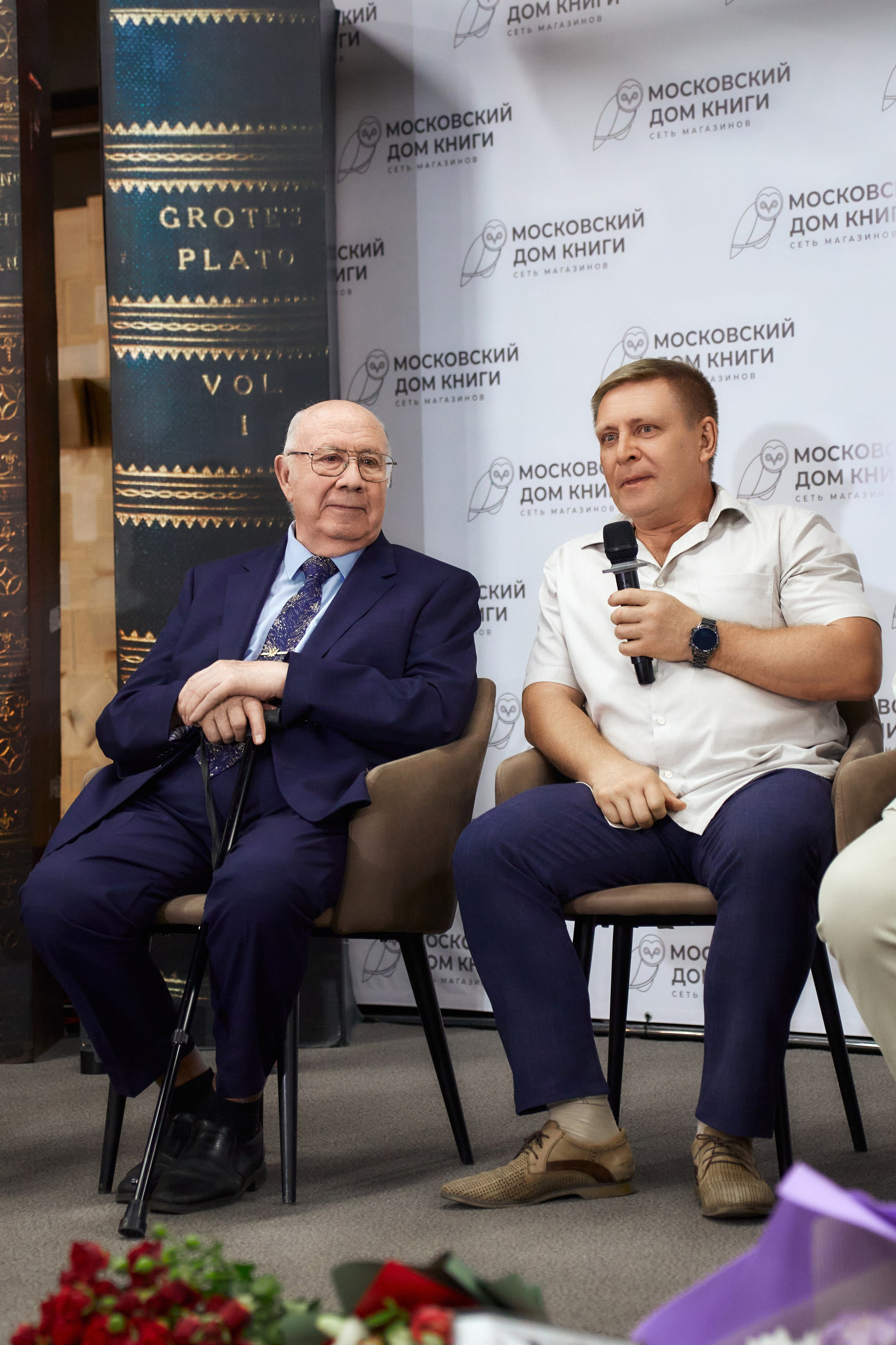 Презентация книги «Профессионалы» в Московском доме книги на Арбате. Александр Падежов — фотограф в Москве | Репортаж, бизнес, студия, свадьбы, семья