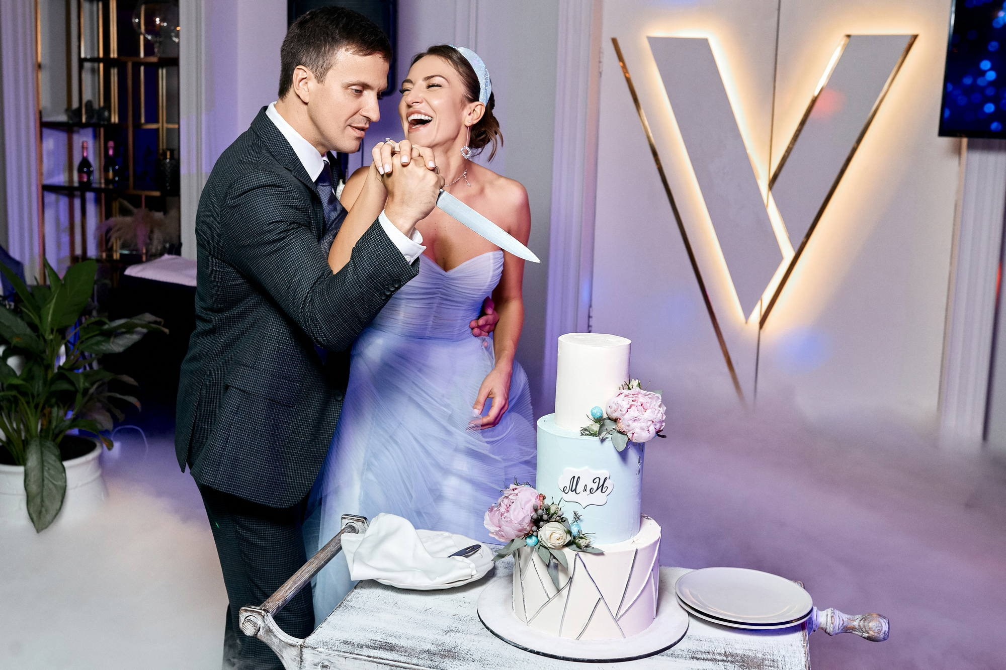 Свадебный фотограф в Москве, заказать профессиональную фотосъёмку — Цены, стоимость услуг фотографа на свадебную фотосессию