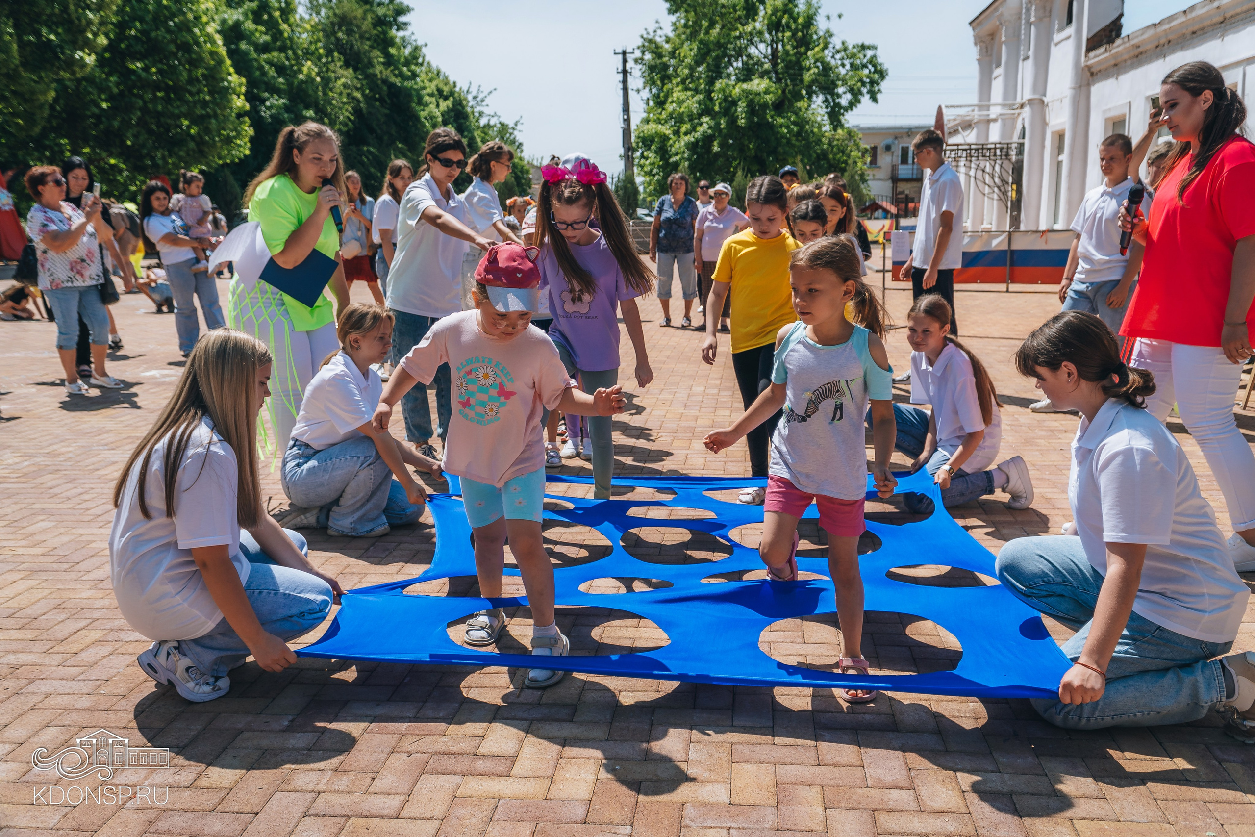Должны смеяться дети. Новотитаровский Дом культуры