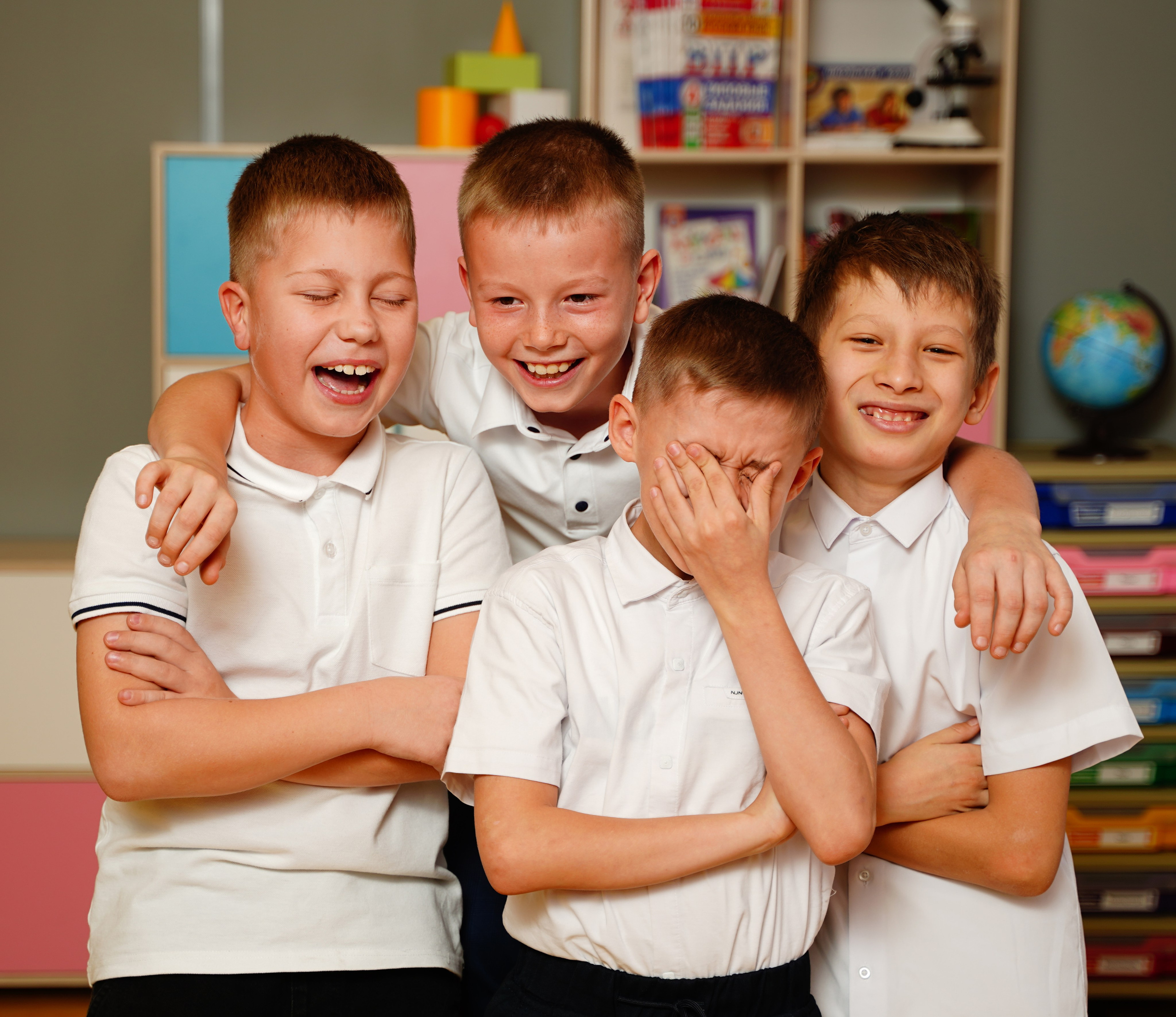 MEMENTO.Выпускные альбомы, школьные, юбилейные и другие книги. Ростов-на-Дону