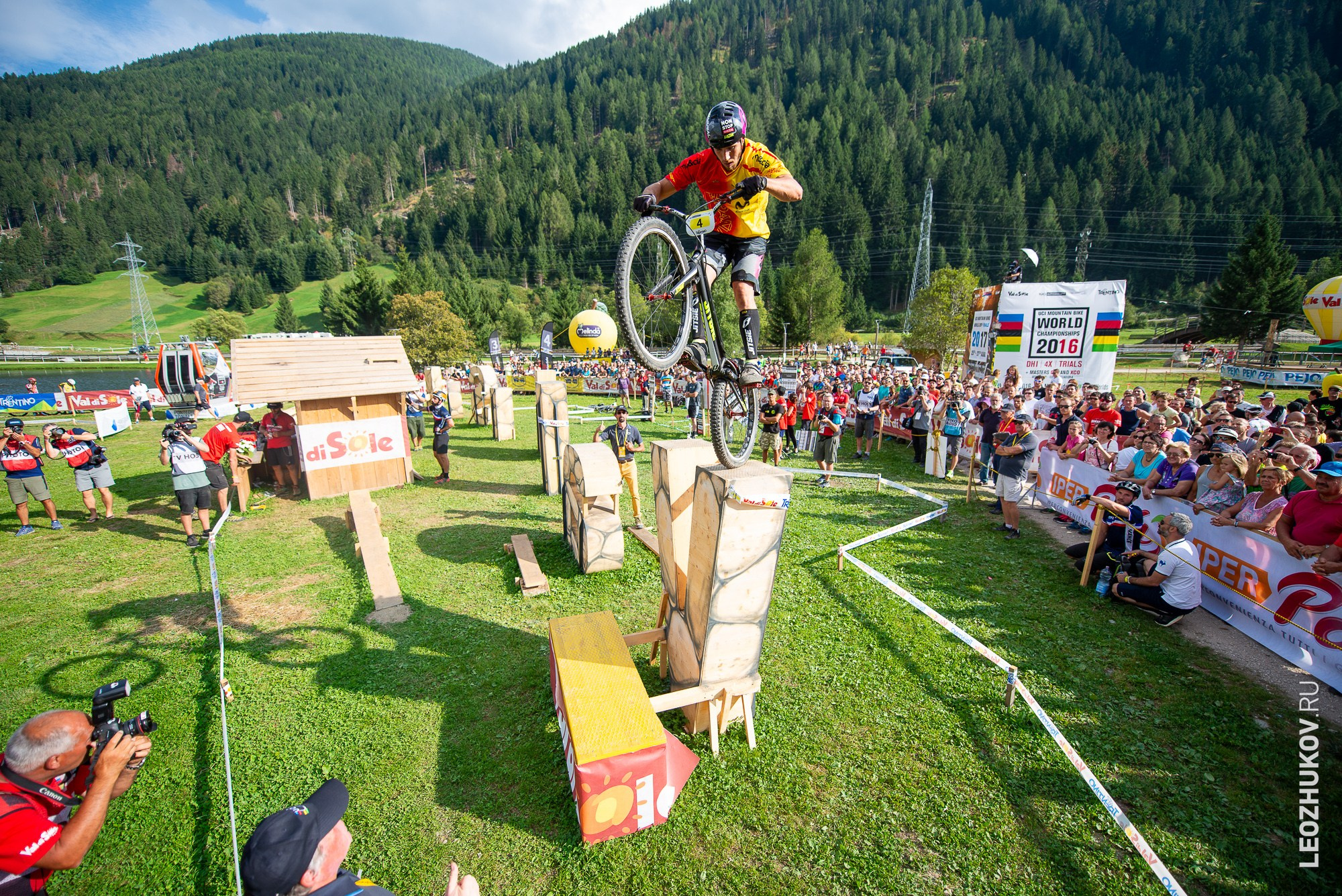 UCI Trials World Championships 2016 — finals. Sports photographer Leonid Zhukov