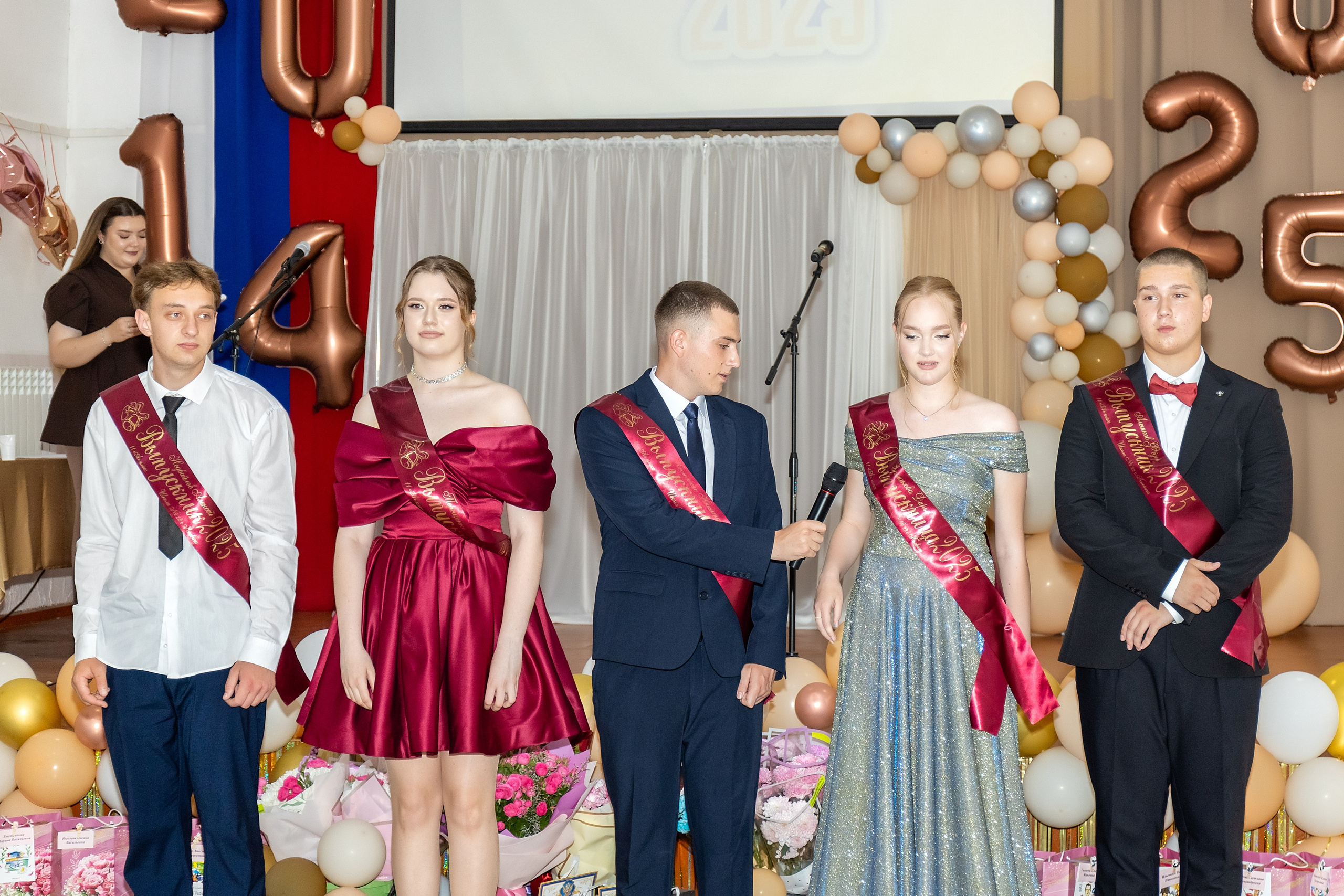 Выпускной. Школа 22, 11 класс. Стильный выпускной альбом Владивосток фотограф Вероника Мигачева