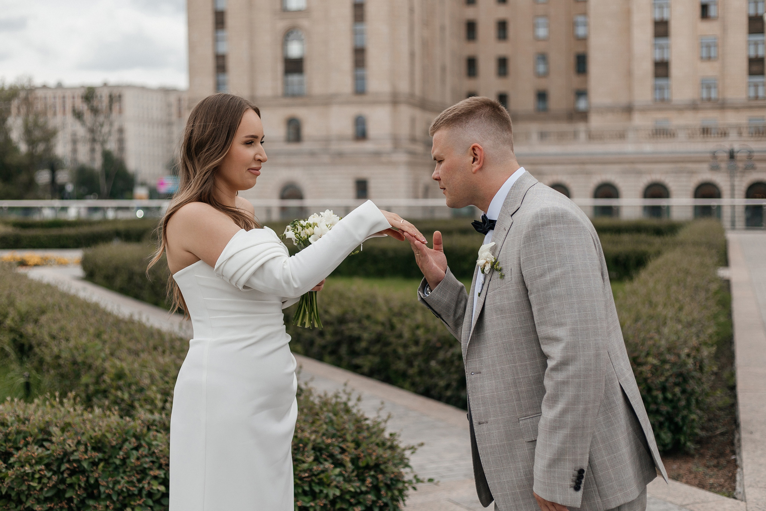 Свадебная прогулка в Москве. Свадебный фотограф в Москве Дарья Олендарёва