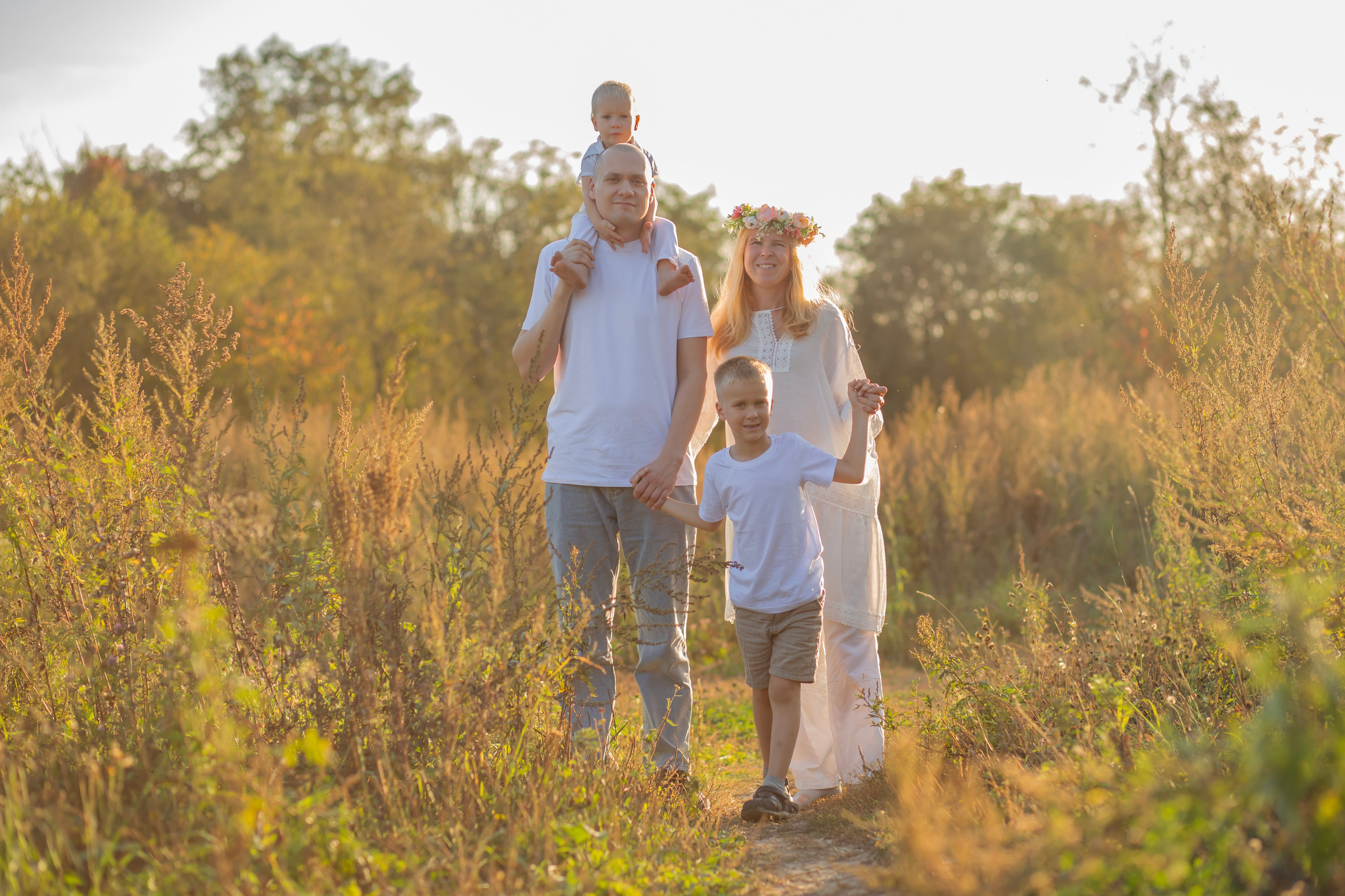 В поле…. Семейный и детский фотограф в Москве и МО — Александра
