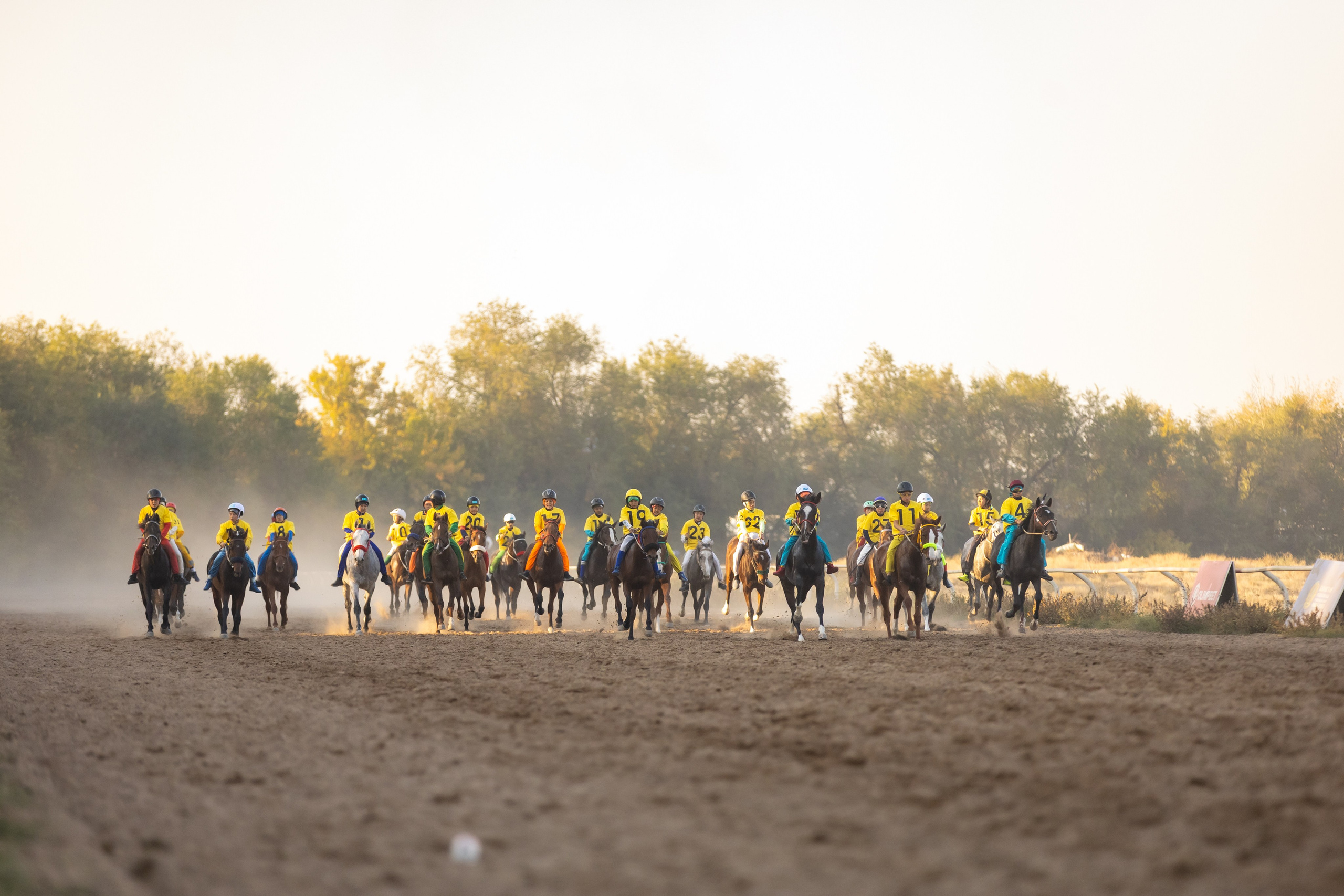 Фоторепортаж Финал Казахстана по байге в Алматы — скорость, пыль и полный драйв. Коммерческий и репортажный фотограф в Алматы — Jora Abramov