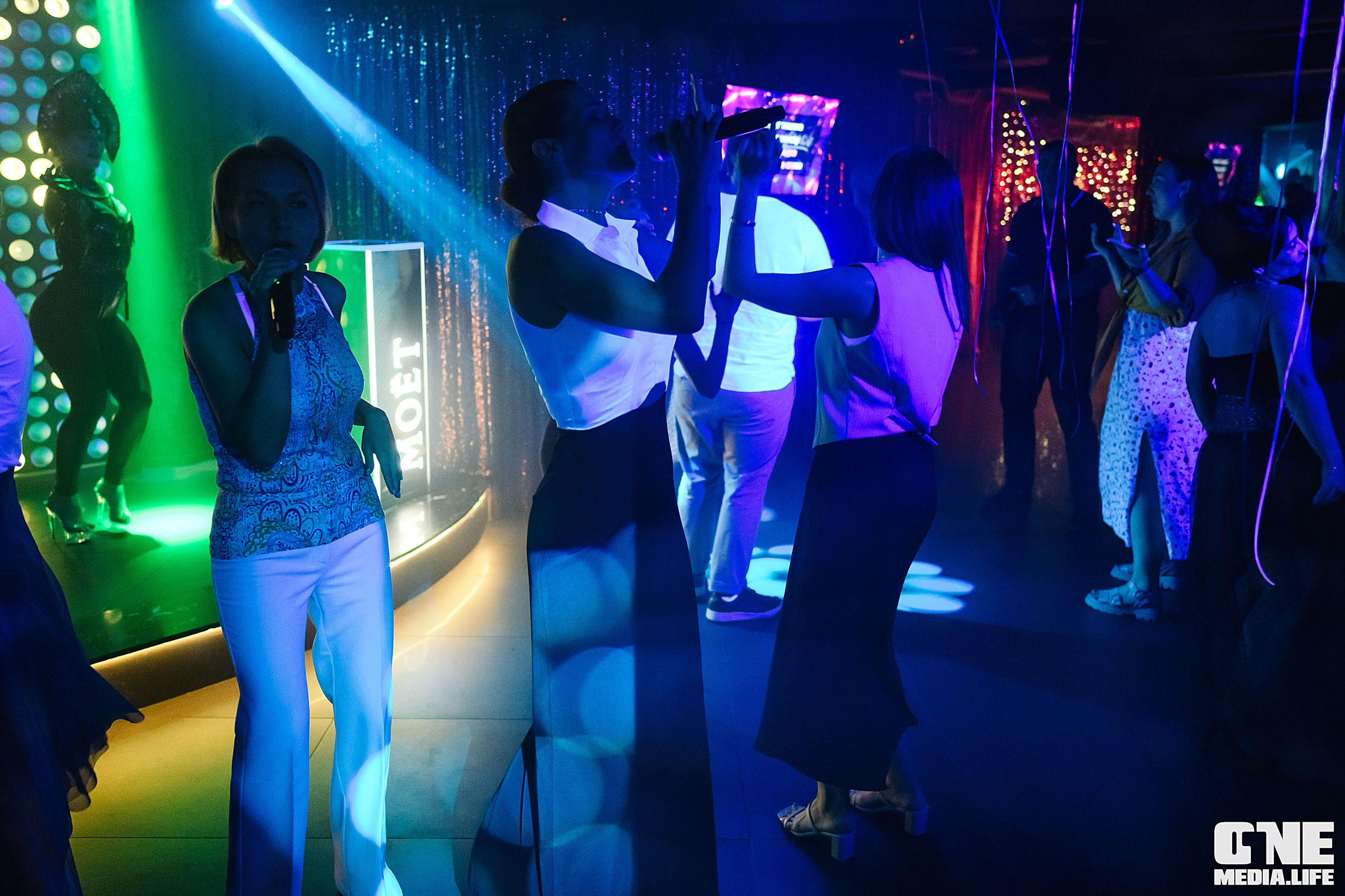 Фоторепортаж из караоке-клуба Эйфория. One Media Life: фоторепортажи, фотоотчеты с мероприятий и заведений