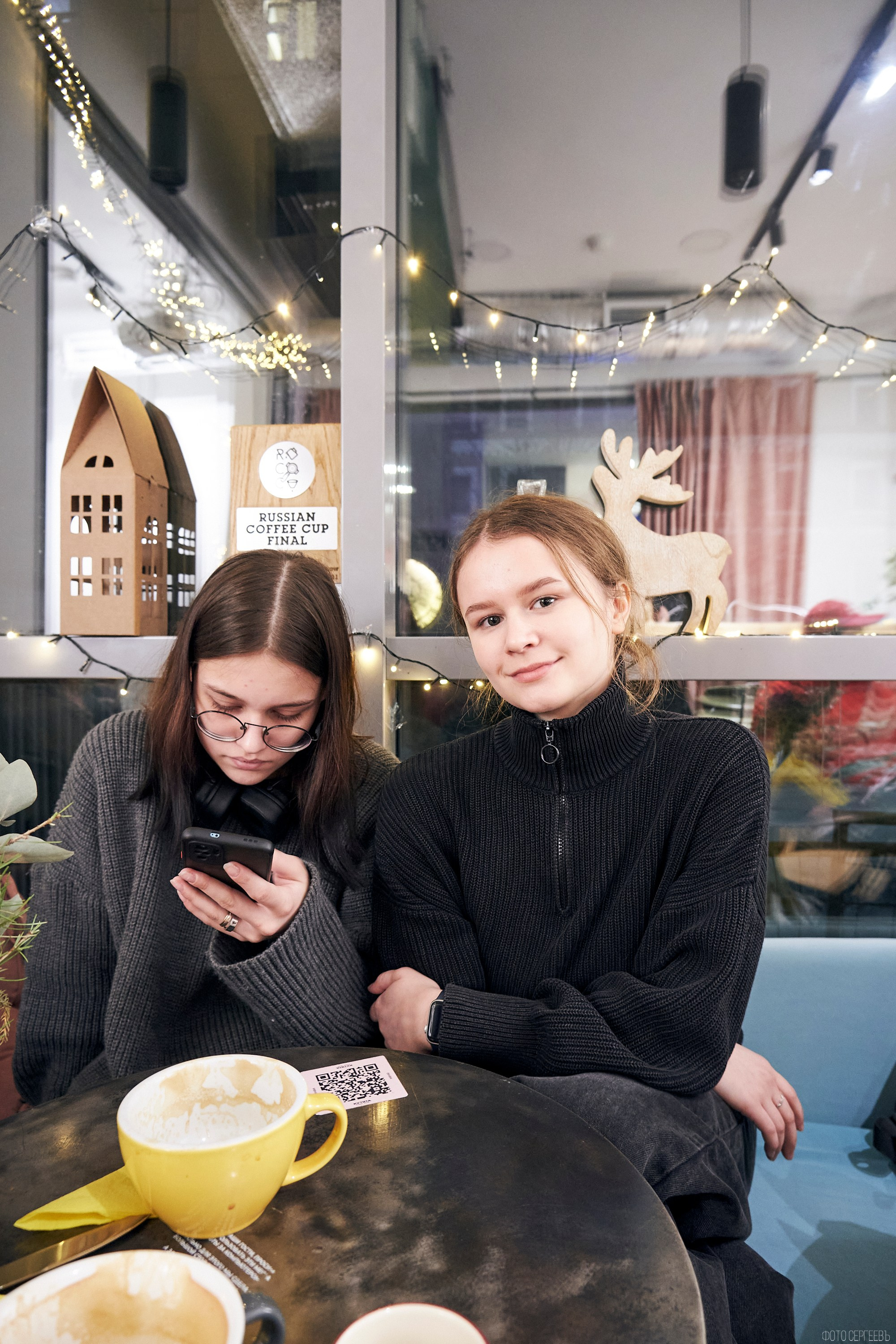 Кутята Coffee Shop. Фотографъ Сергѣевъ. Поймать мгновеніе