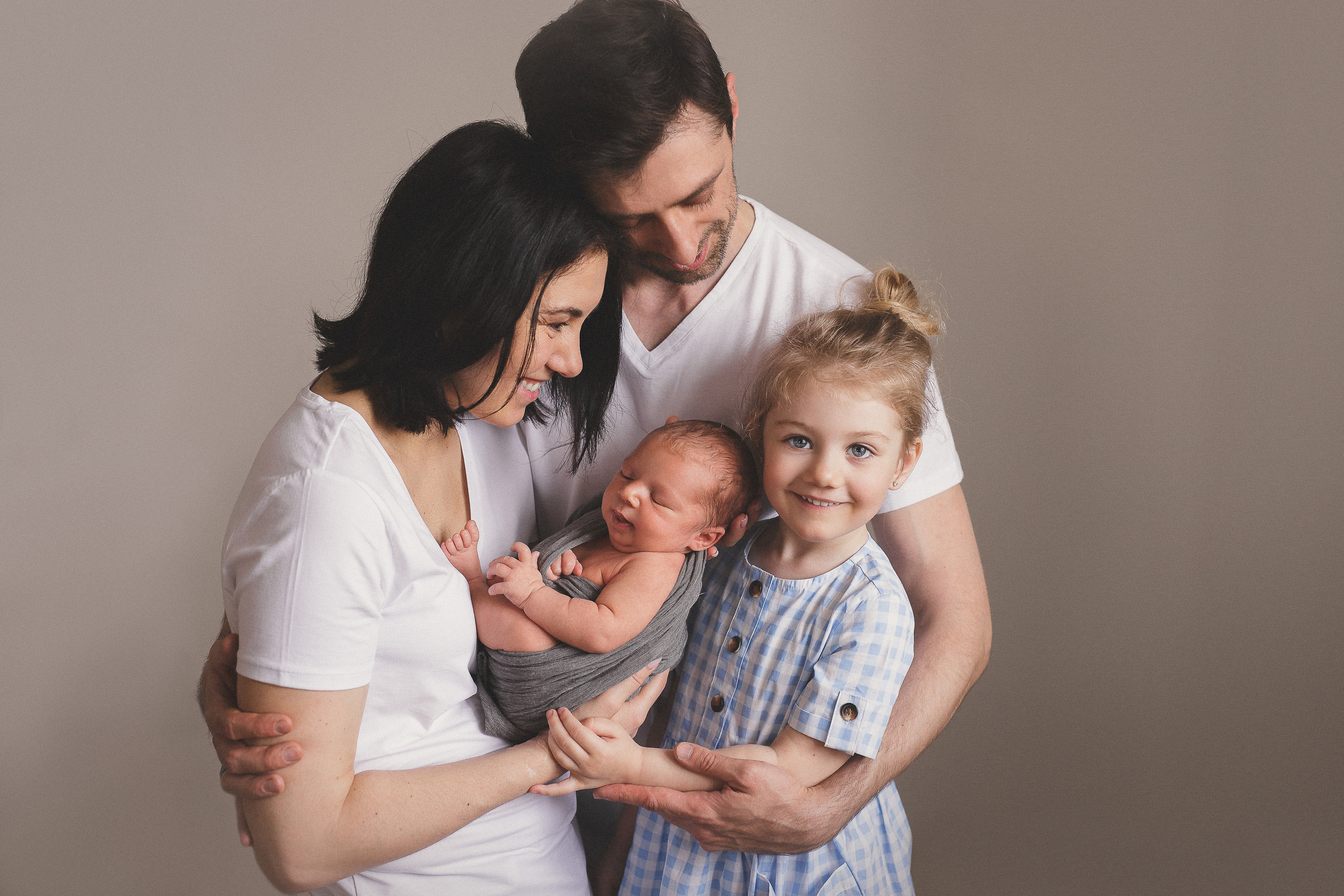 Фото с родителями. Фотограф новорожденных в Магнитогорске Ксюша Борисова