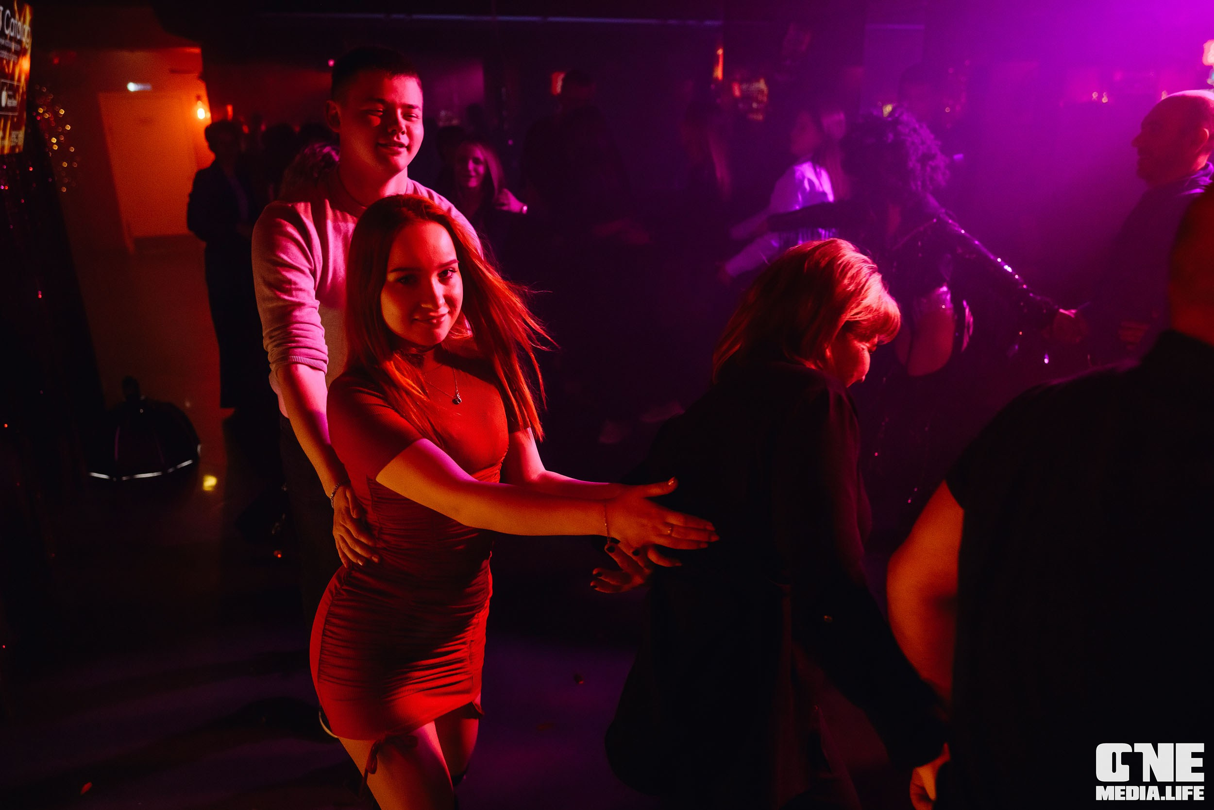 Фотоотчет с вечеринки в караоке-клубе Эйфория. One Media Life: фоторепортажи, фотоотчеты с мероприятий и заведений