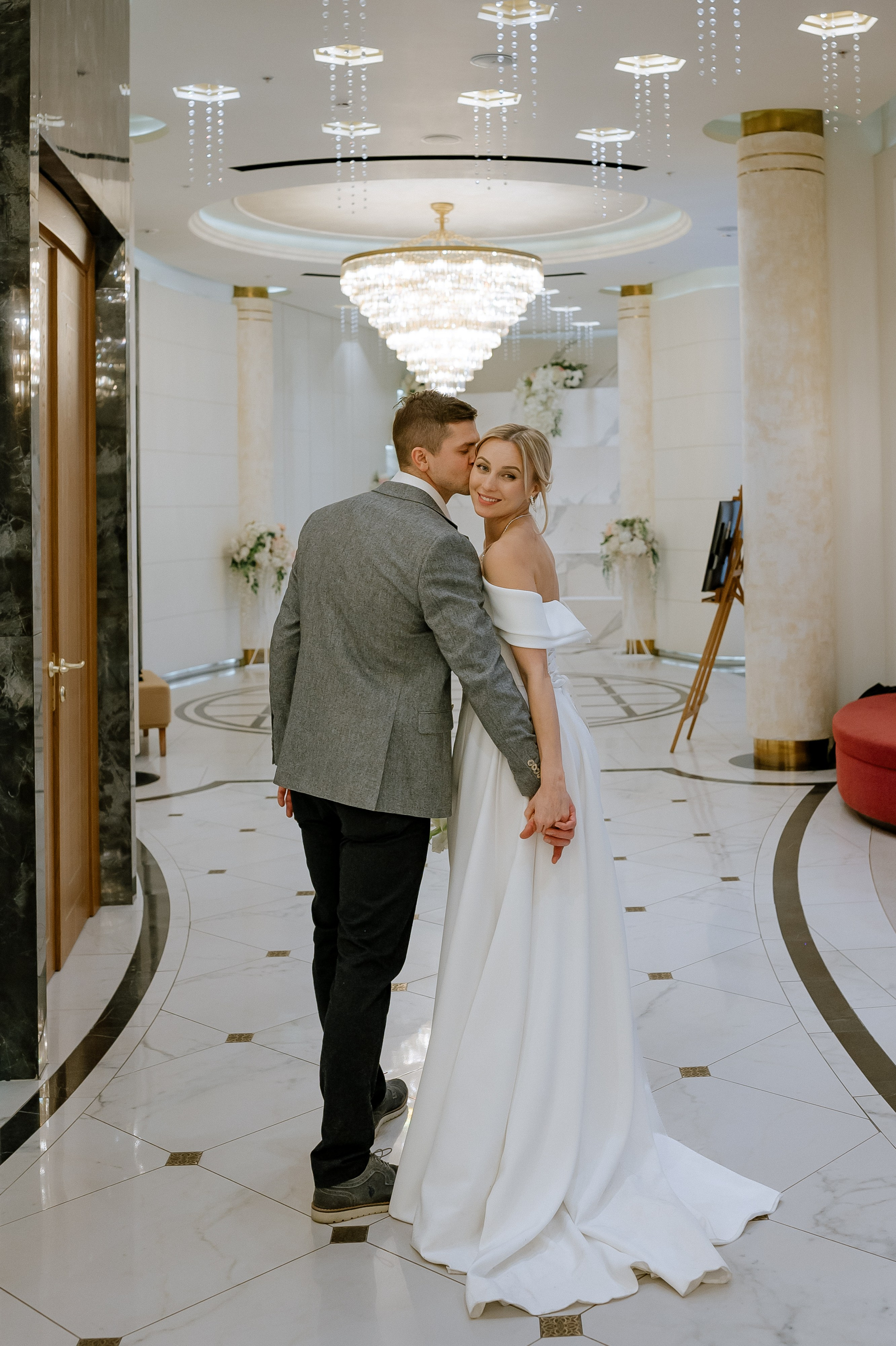 Регистрация брака в загсе Крокус сити холла. ТЦ Вегас. Свадебный фотограф Москва — Сергей и Татьяна