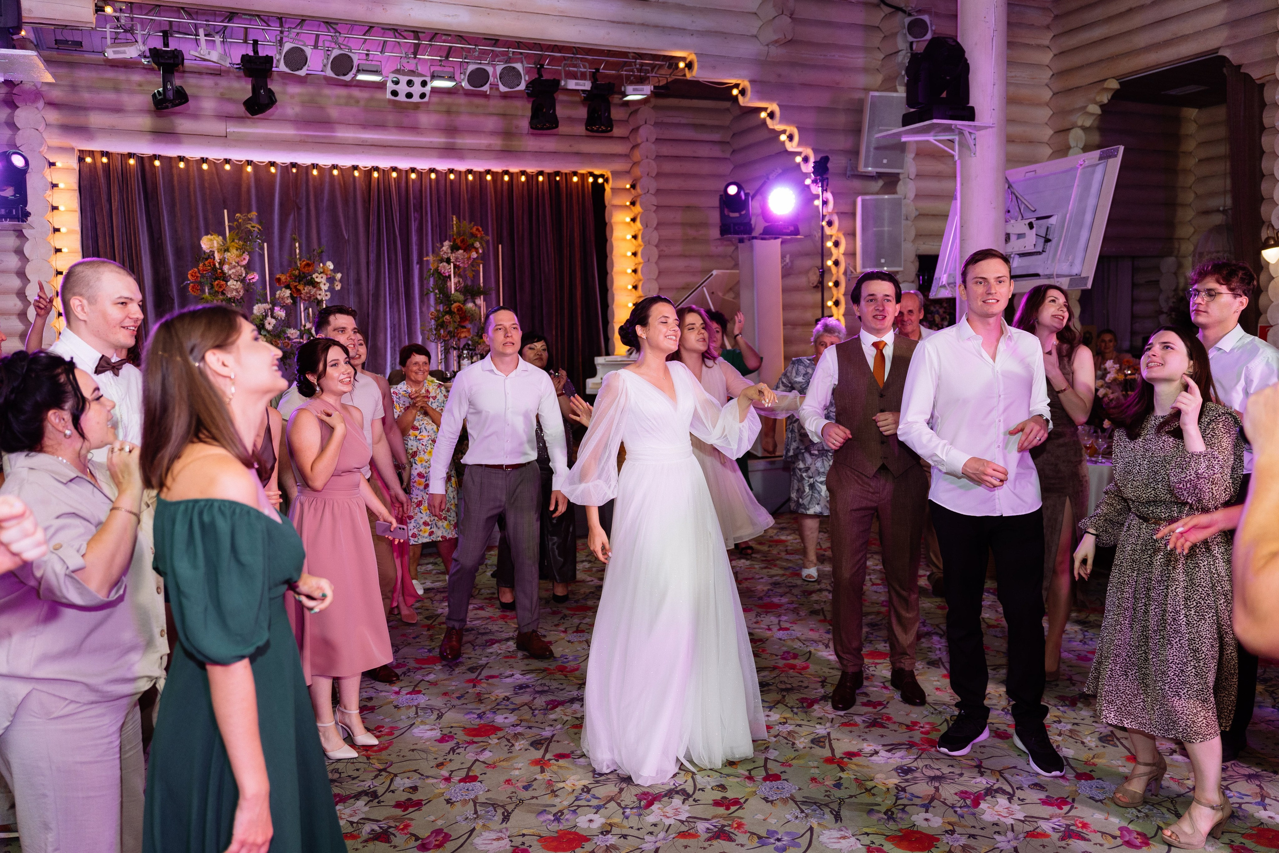 Свадьба Олега и Виктории в клубе «Ближняя дача»