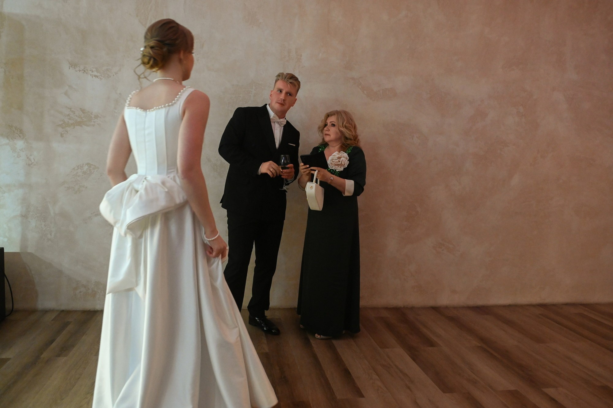 Фотожурналист на свадьбе: когда кадры становятся историей. Документальный фотограф Сергей Вдовин