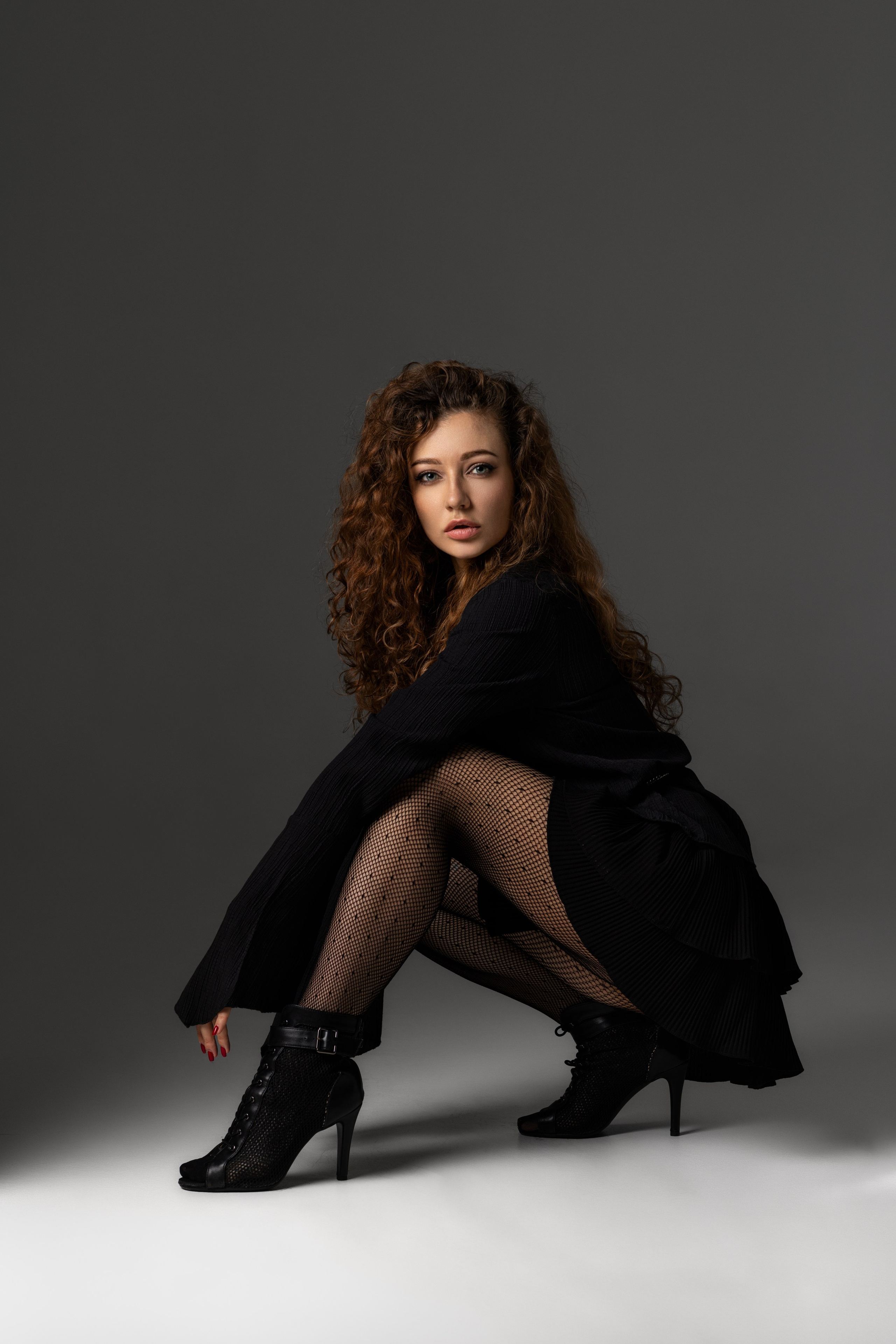 Студийная съемка на циклораме с испульсным светом с Дианой для «себя». Дмитрий Шульгин, портретный фотограф в Воронеже