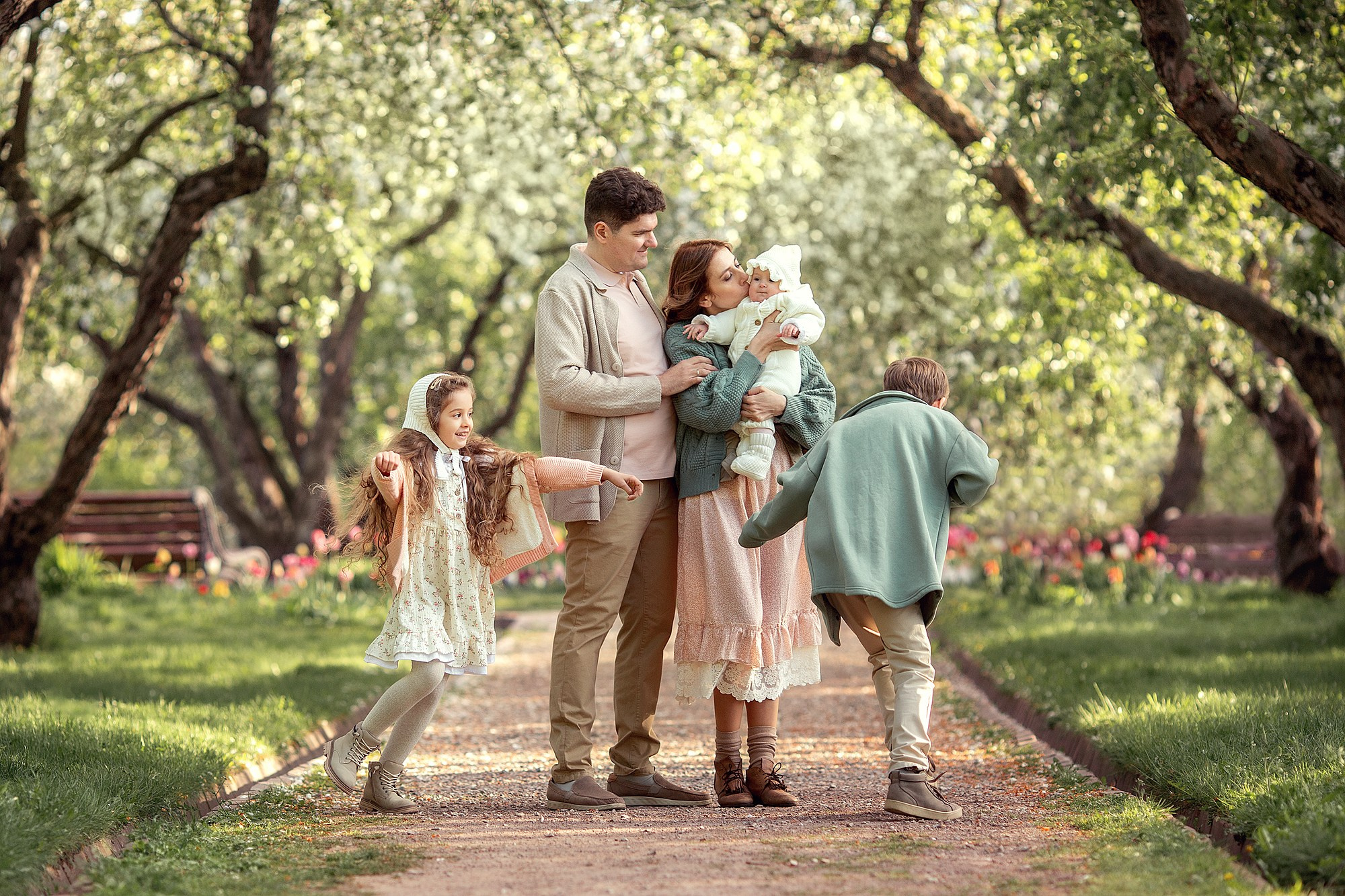 Семейная Фотосессия в цветущем яблоневом саду. Tatyana Nadezhdina Family photographer