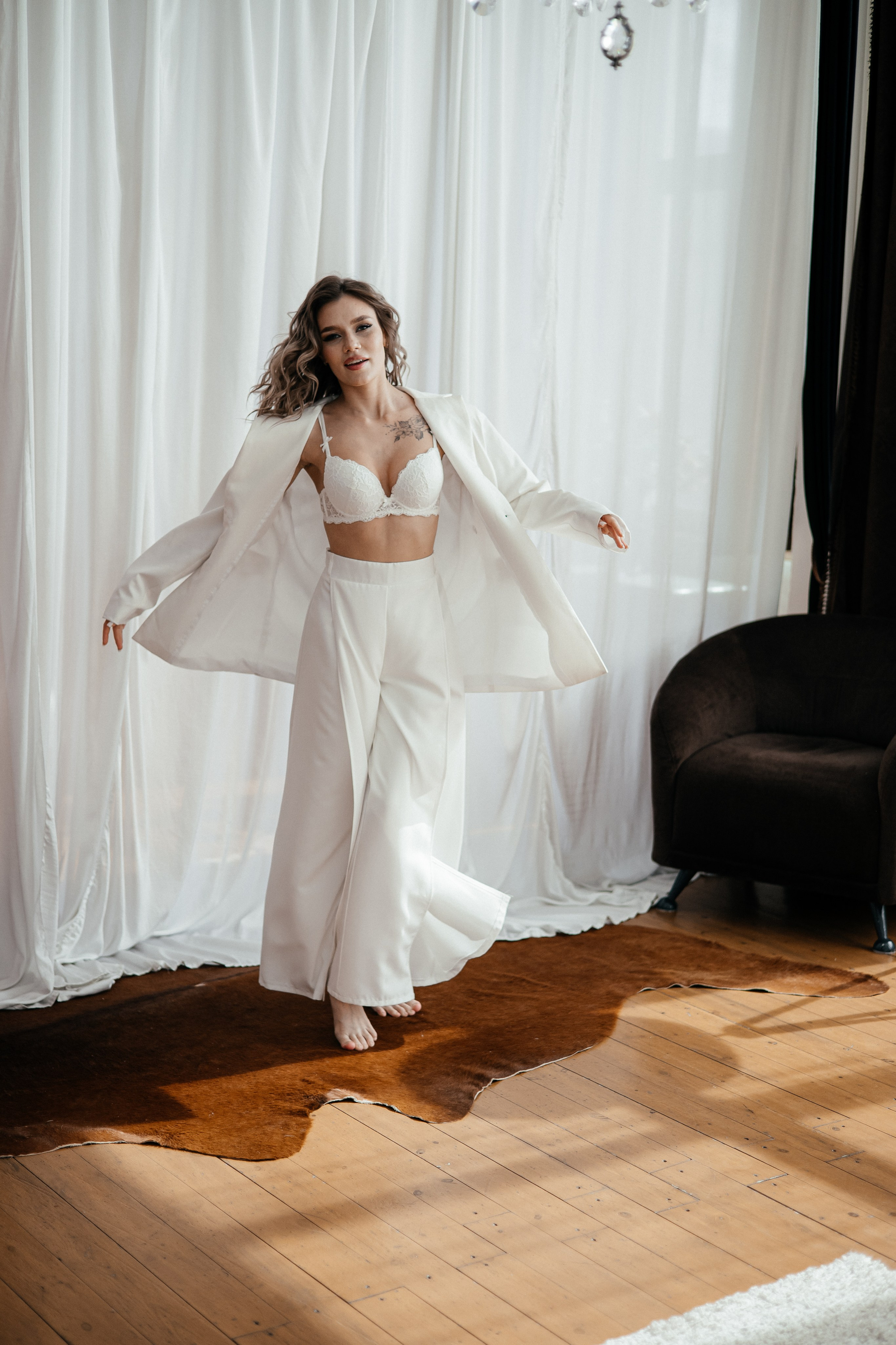 Елизавета. Белые цветы