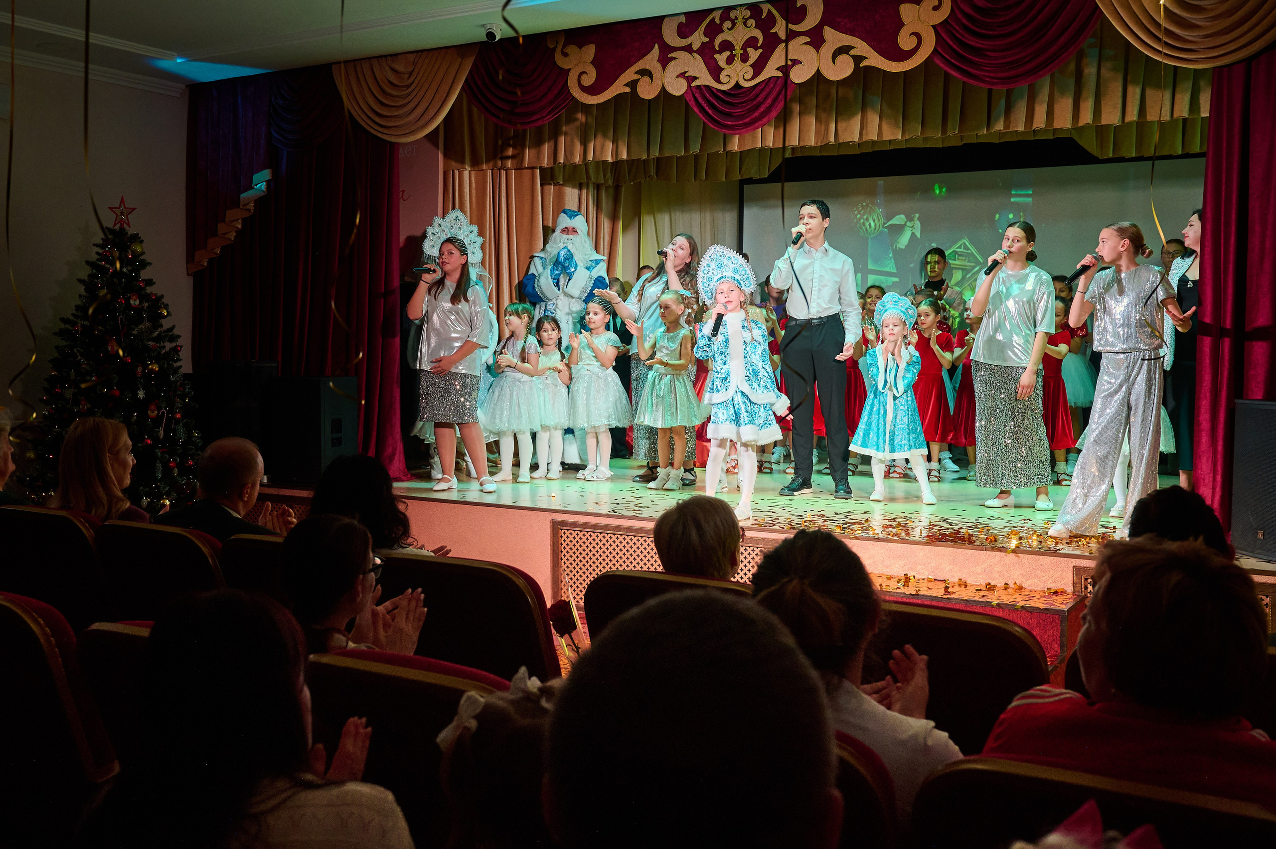 НГ ДК Виноградный. Жизнь курорта Кабардинка в фотографиях