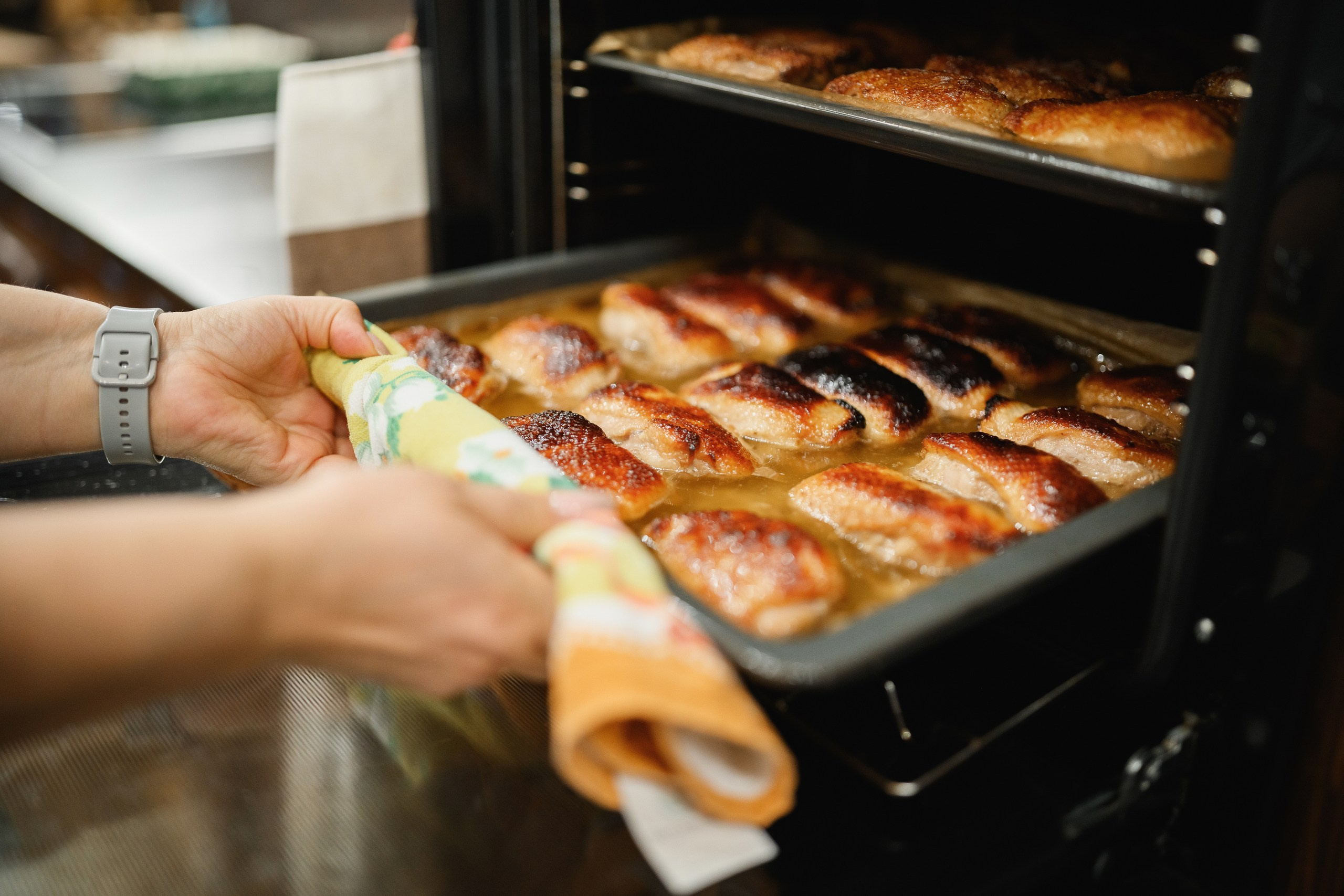 Семейный день рождения в уютной атмосфере, живые эмоции гостей, репортажная съёмка мероприятия, Петропавловск-Камчатский.