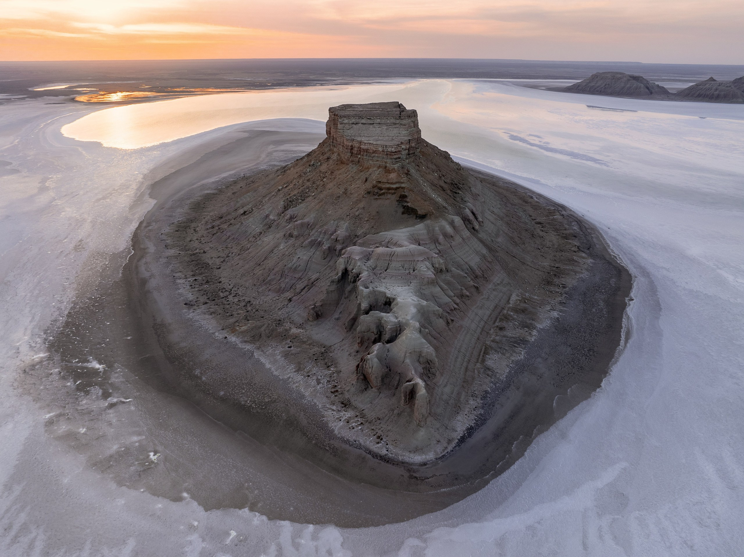 Экспедиция в Мангистау. Казахстан (28.03 — 11.04.25). Фотограф Константин Шамин