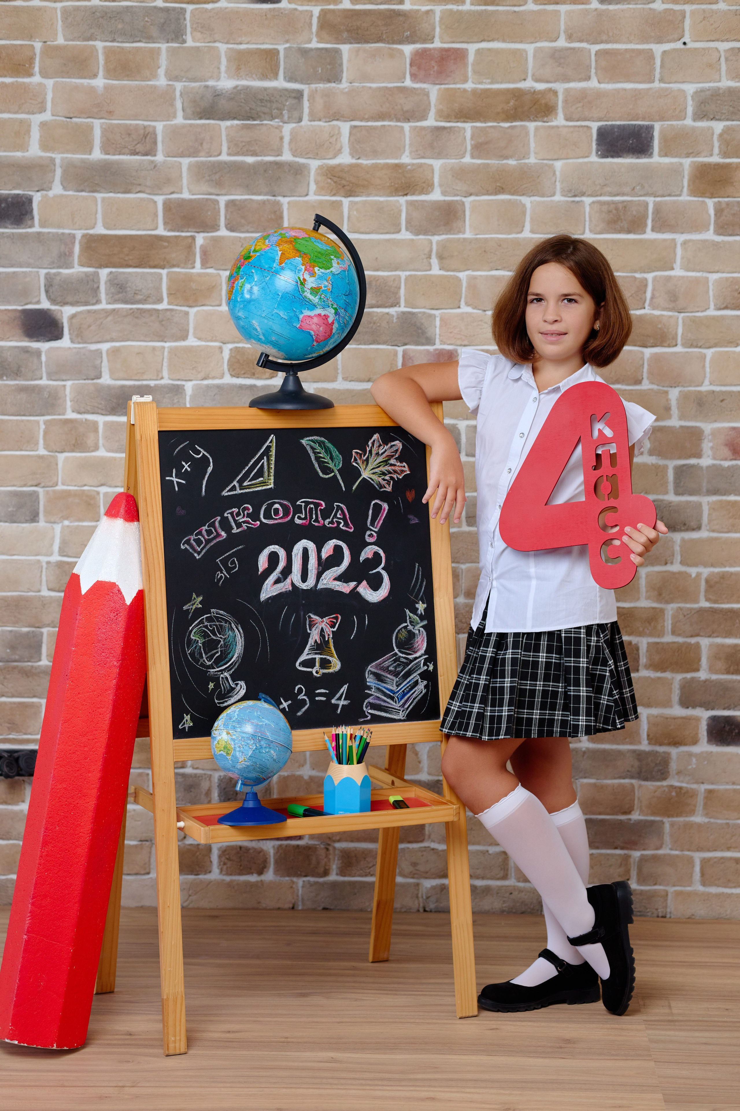 Сьемка 4 класса в студии на Выпускной Альбом. Фотограф Выпускные альбомы Таганрог Сергей Коробченко