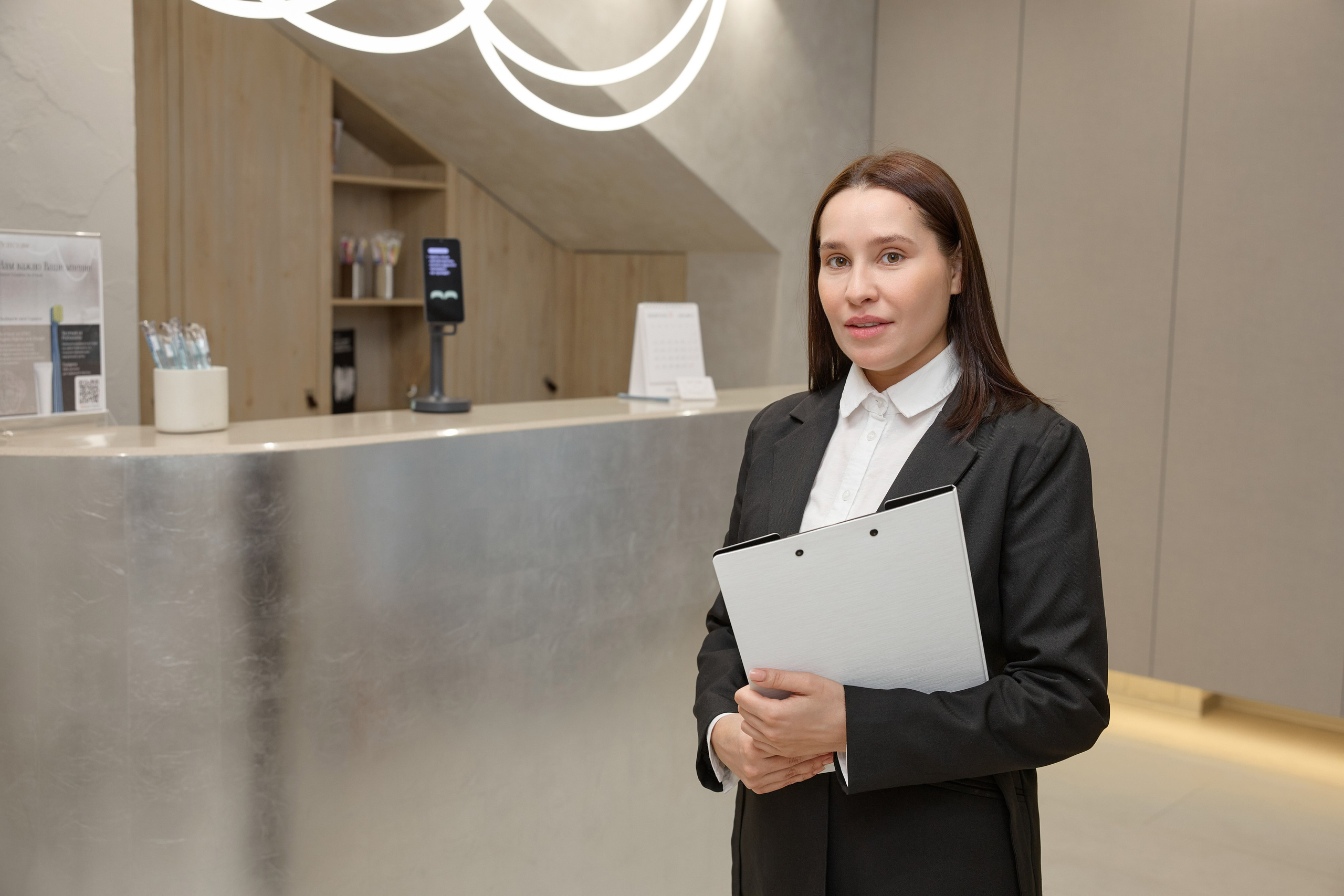 Фотосессия стоматологии Шустовы в Екатеринбурге. Фотограф для бизнеса Константин Брусницын в Екатеринбурге