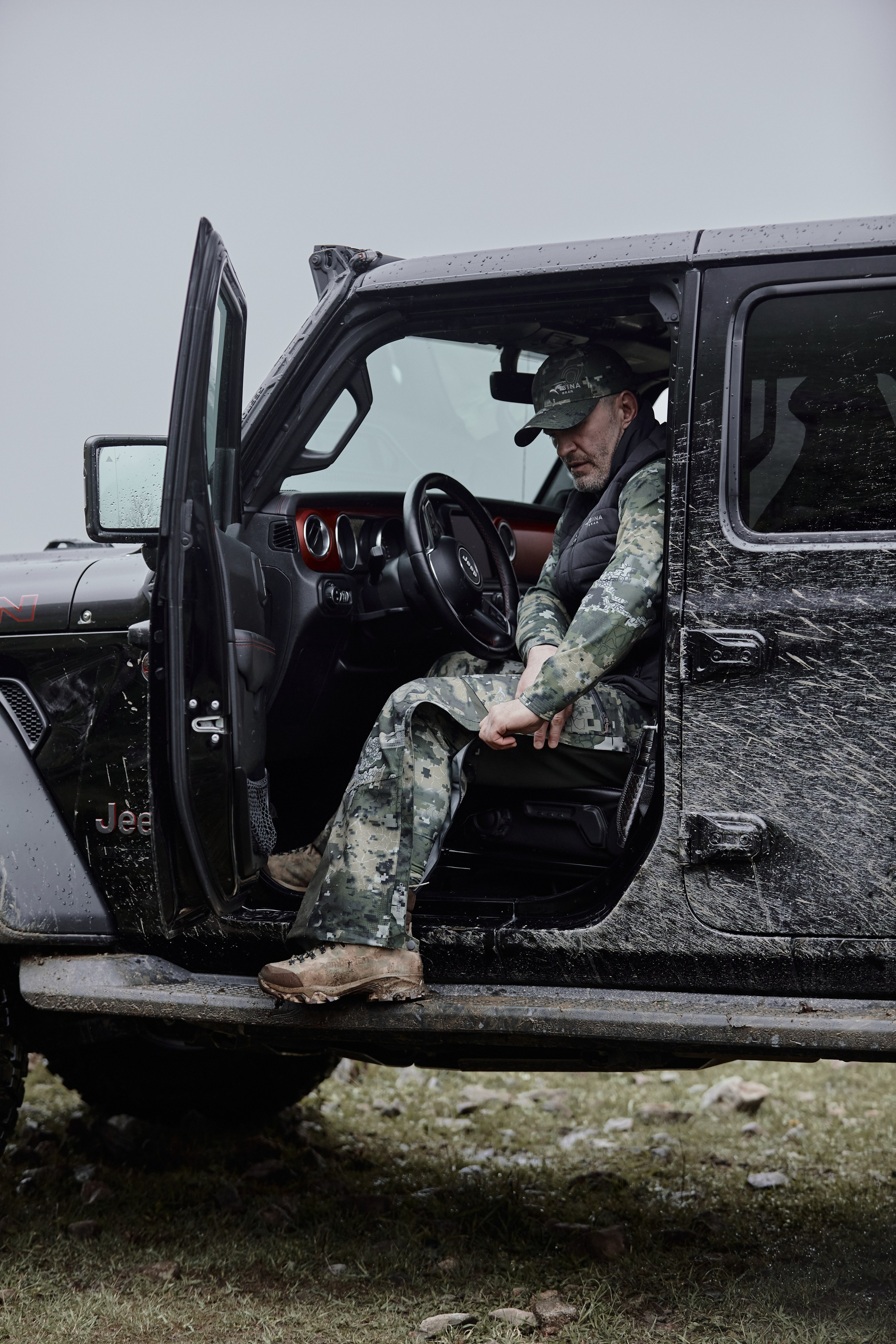 Съемка для бренда охотничьей одежды под ключ. Фотограф Продюсер в горах КБР / Москва Нальчик Горы