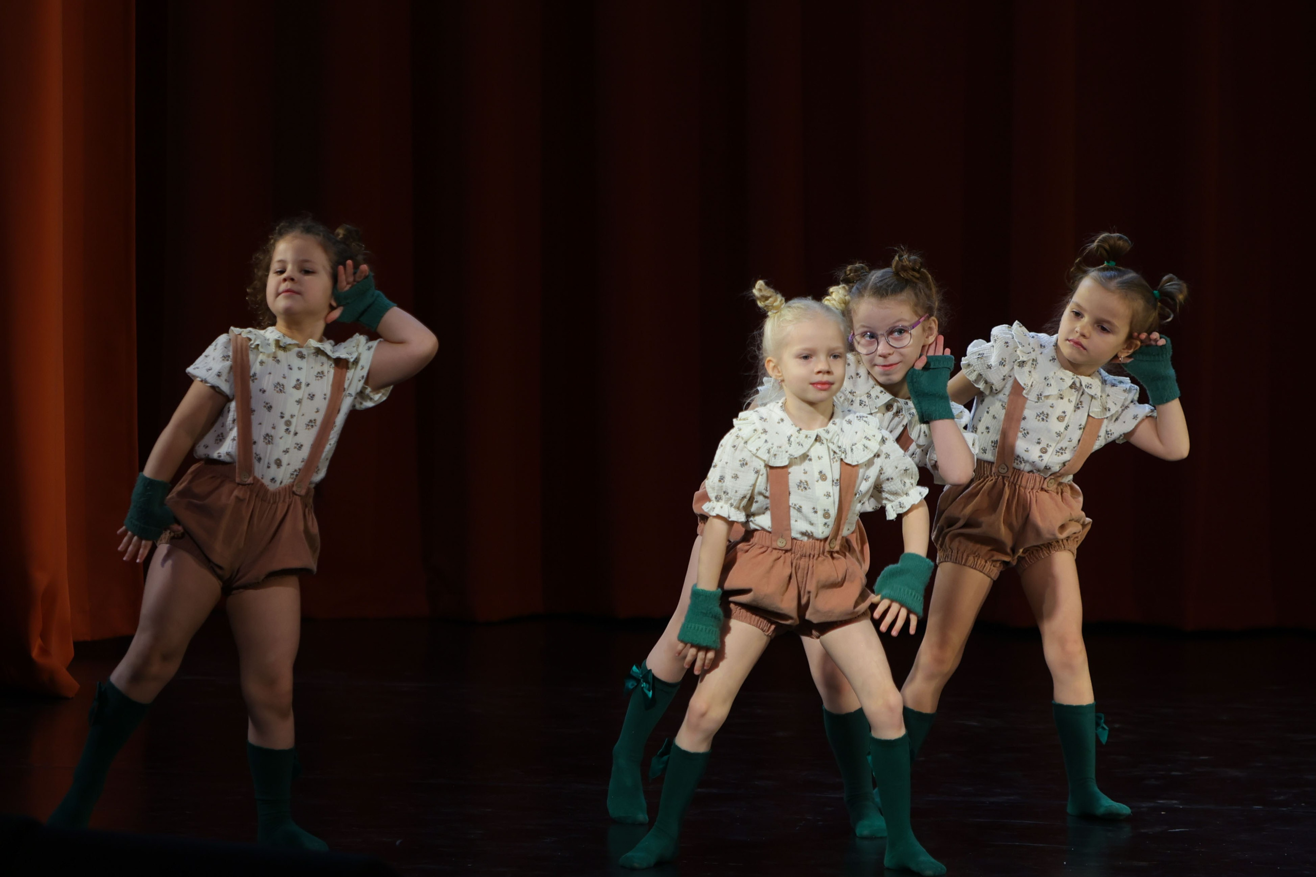 Фестиваль хореографического искусства «КУБОК ЛЕГЕНДЫ — 2025». Выпускные альбомы и школьный фотограф в Подольске, Троицке, Щербинке, Москве и Московской области