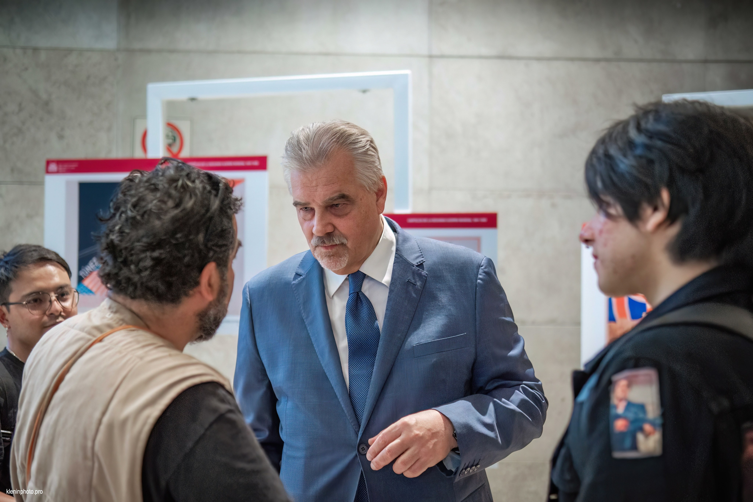 Posters of the Great Patriotic War. CDMX Photography | Alex Klenin| Portrait & Event Photographer