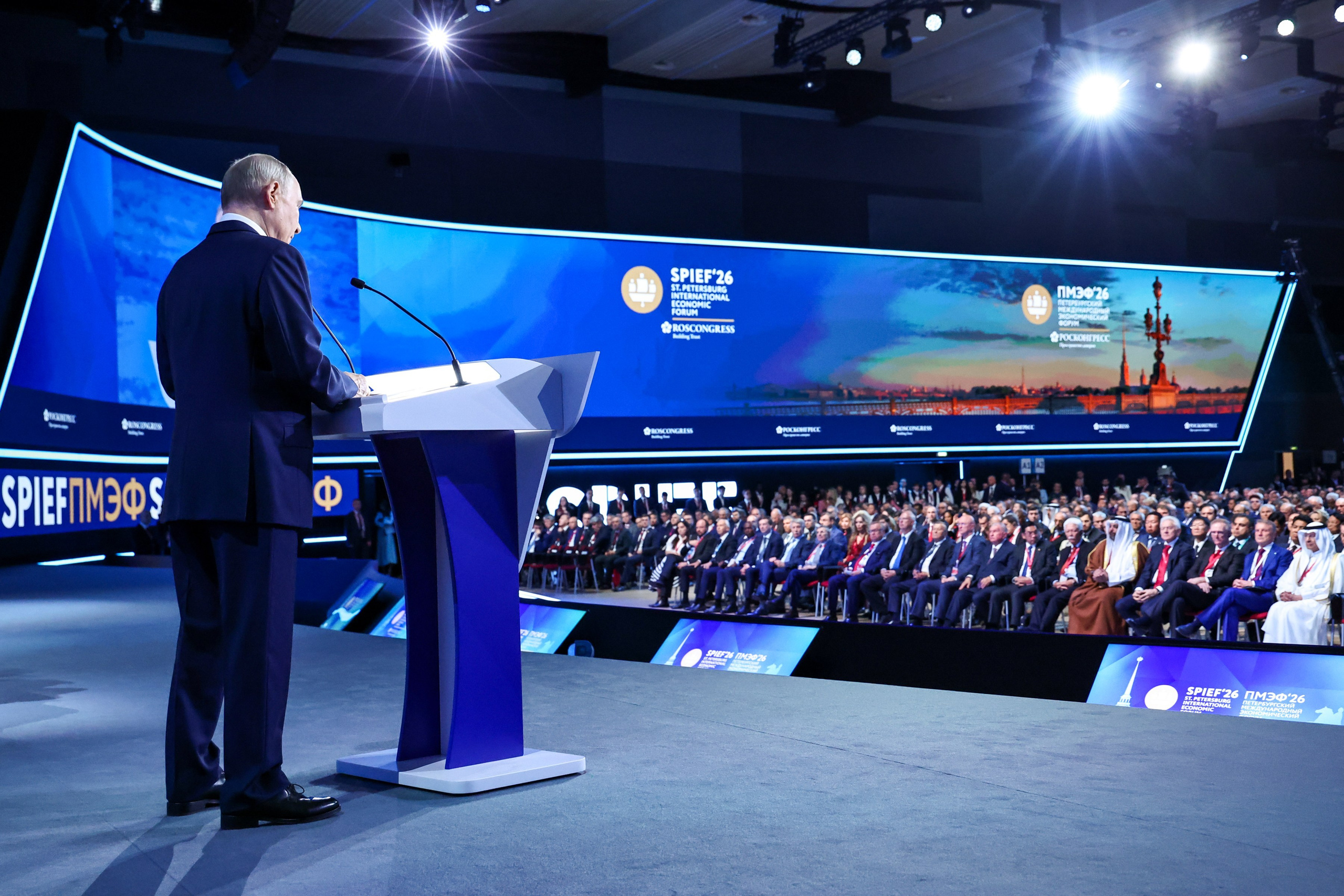 Репортажный фотограф в Санкт-Петербурге Роман Карбышев