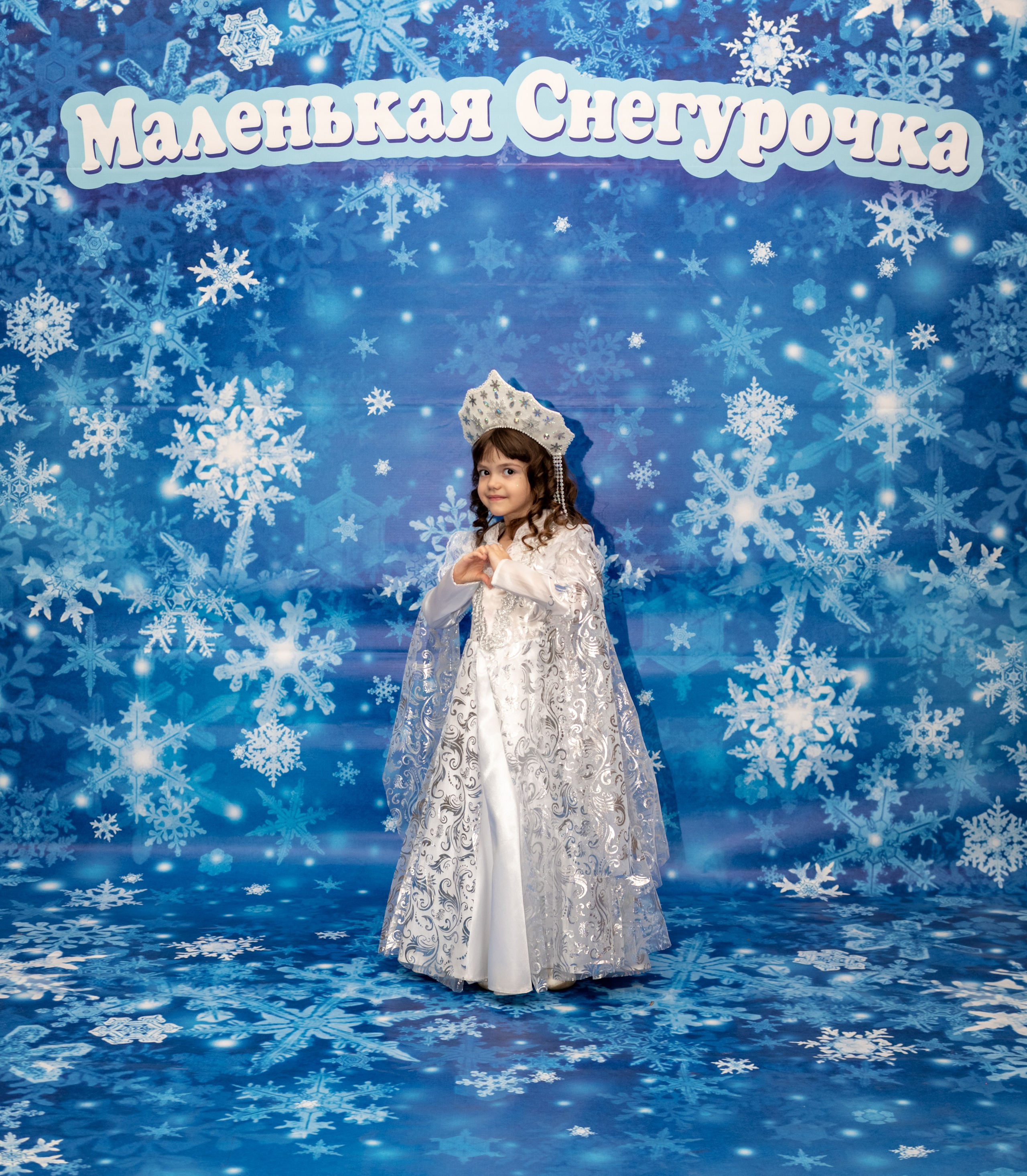 Фотосессия Маленьких Снегурочек. Фотограф в Красноярске. Портреты, семья, прогулки по городу и ваши праздники