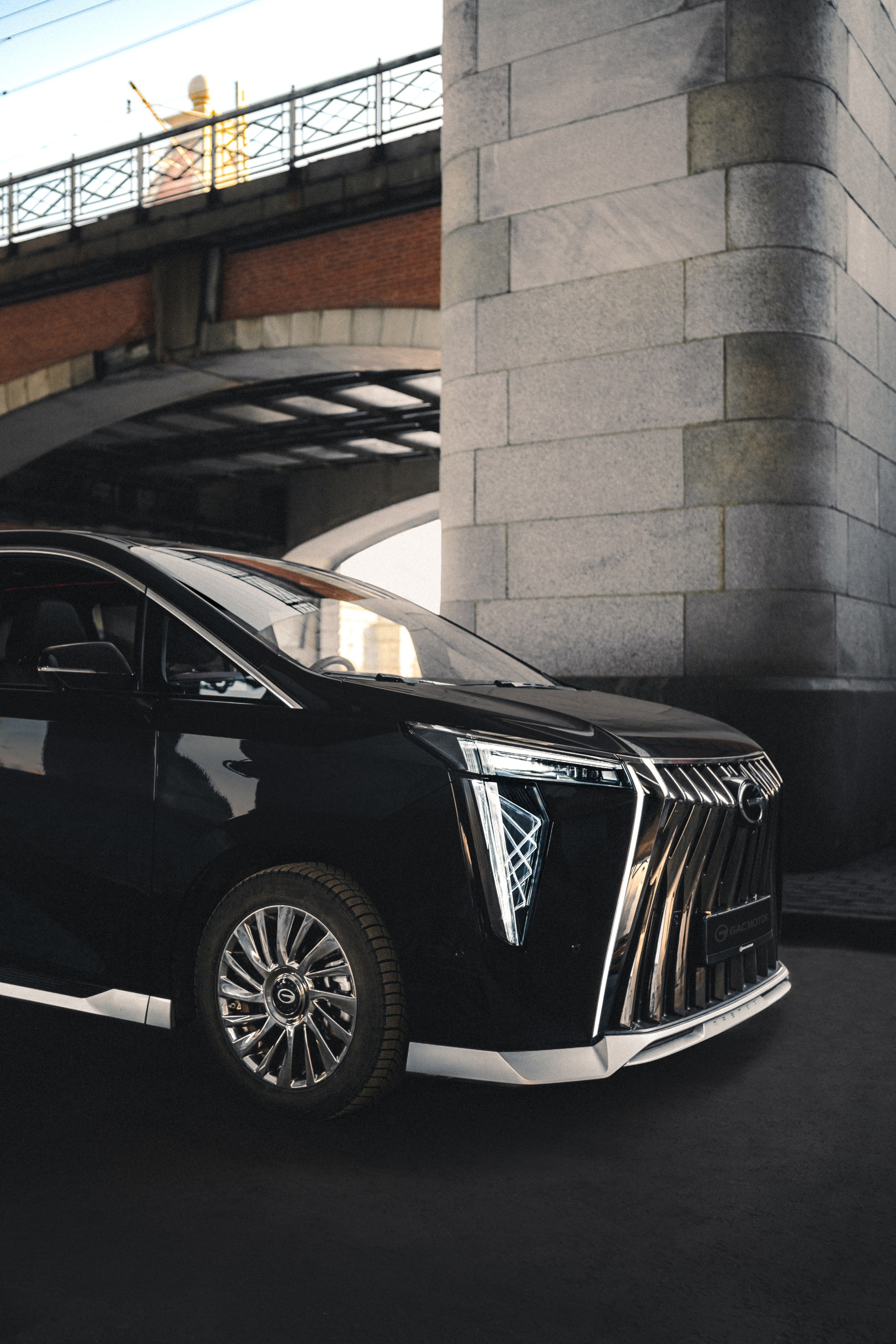 Сотрудничество с GAC Motor. Флагманы модельного ряда 2025: M8 & GS8 Dragon HEV. Фотограф Илья К. в Москве