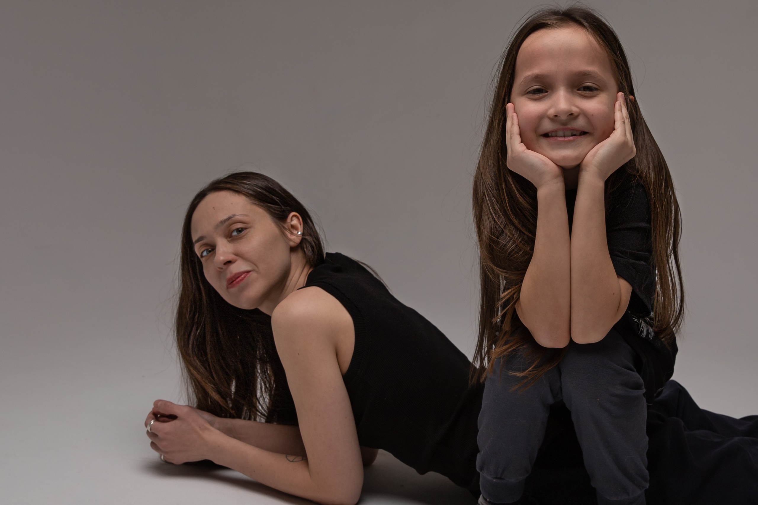 Фотосессия Мама и Дочь. Фотосессии в студии СПб Портретный фотограф — Юрий Торлопов