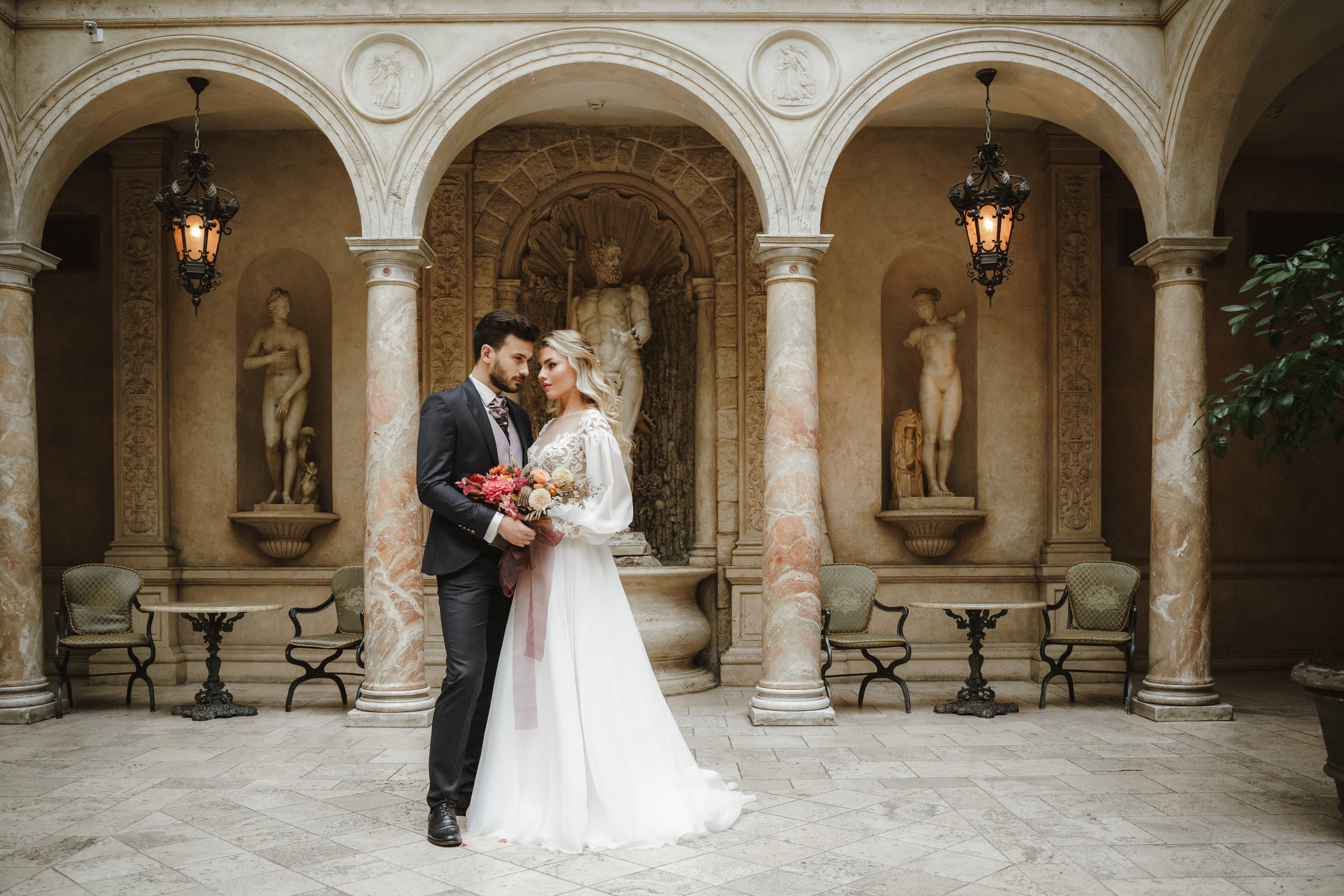 Как записаться на свадебную фотосессию в ресторан Турандот