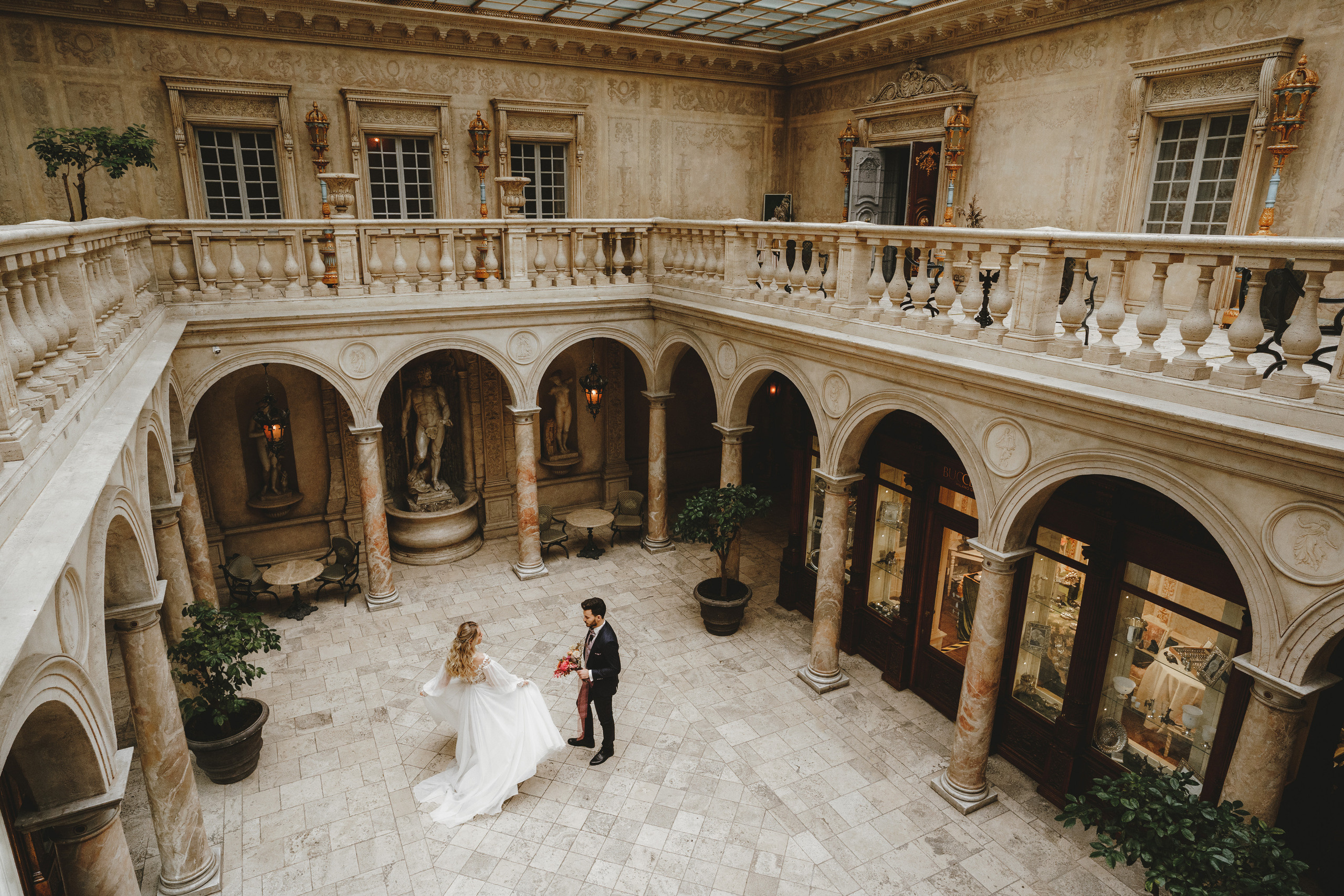 Как записаться на свадебную фотосессию в ресторан Турандот