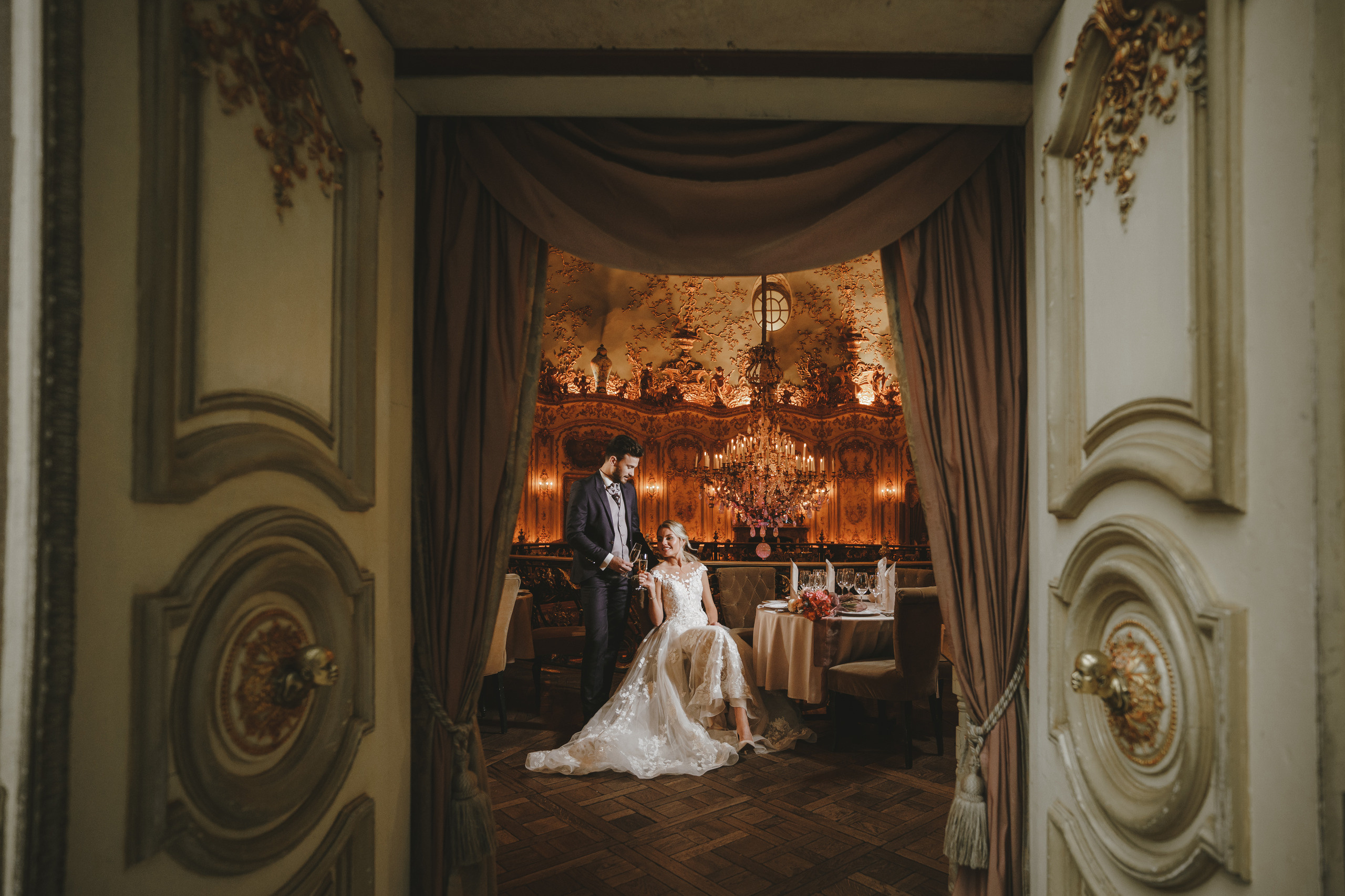 Как записаться на свадебную фотосессию в ресторан Турандот