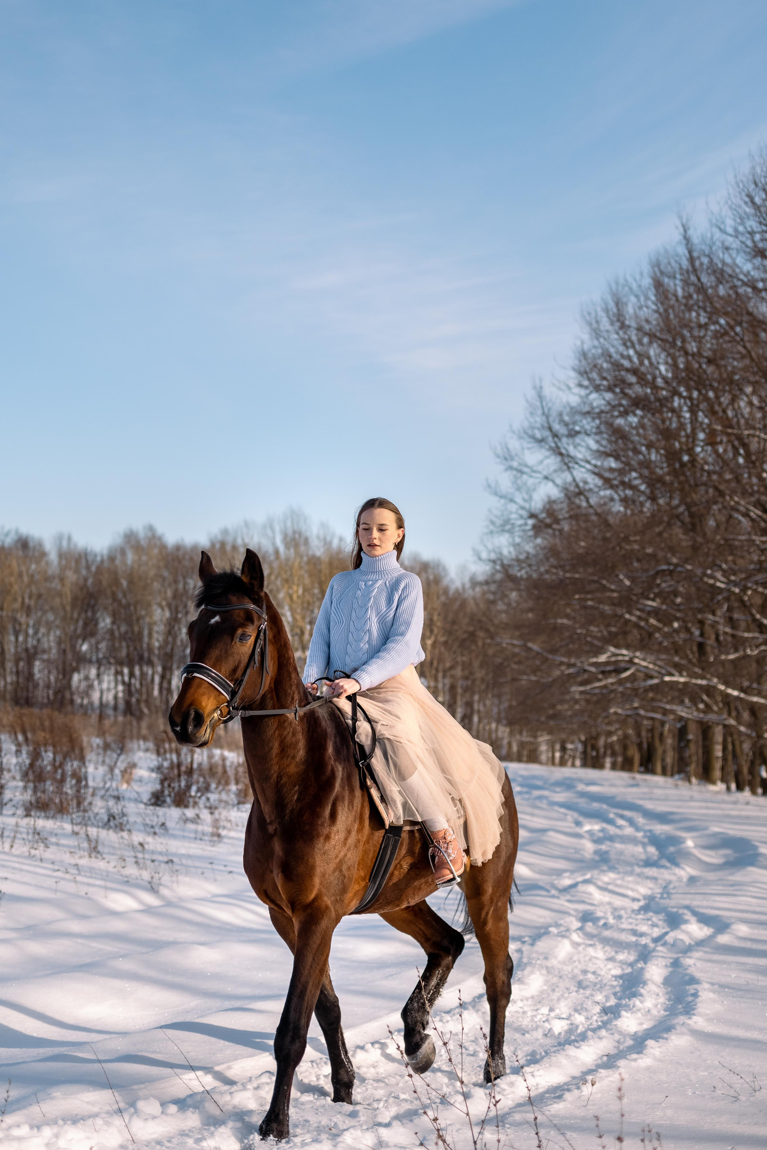 Таня и Оля с лошадью в Прилепах. Женский семейный фотограф Тула Москва Захарова Анна