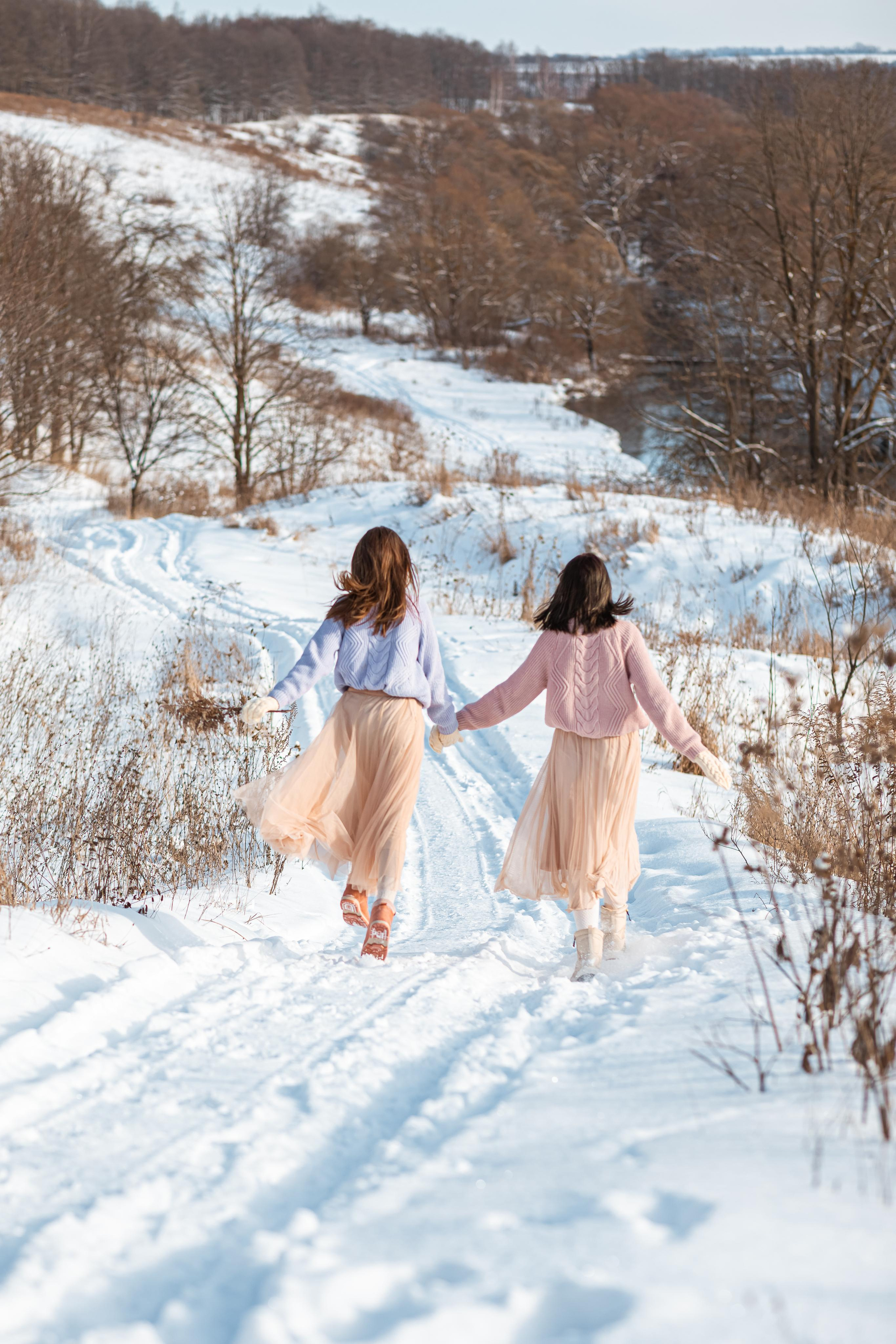 Таня и Оля с лошадью в Прилепах. Женский семейный фотограф Тула Москва Захарова Анна