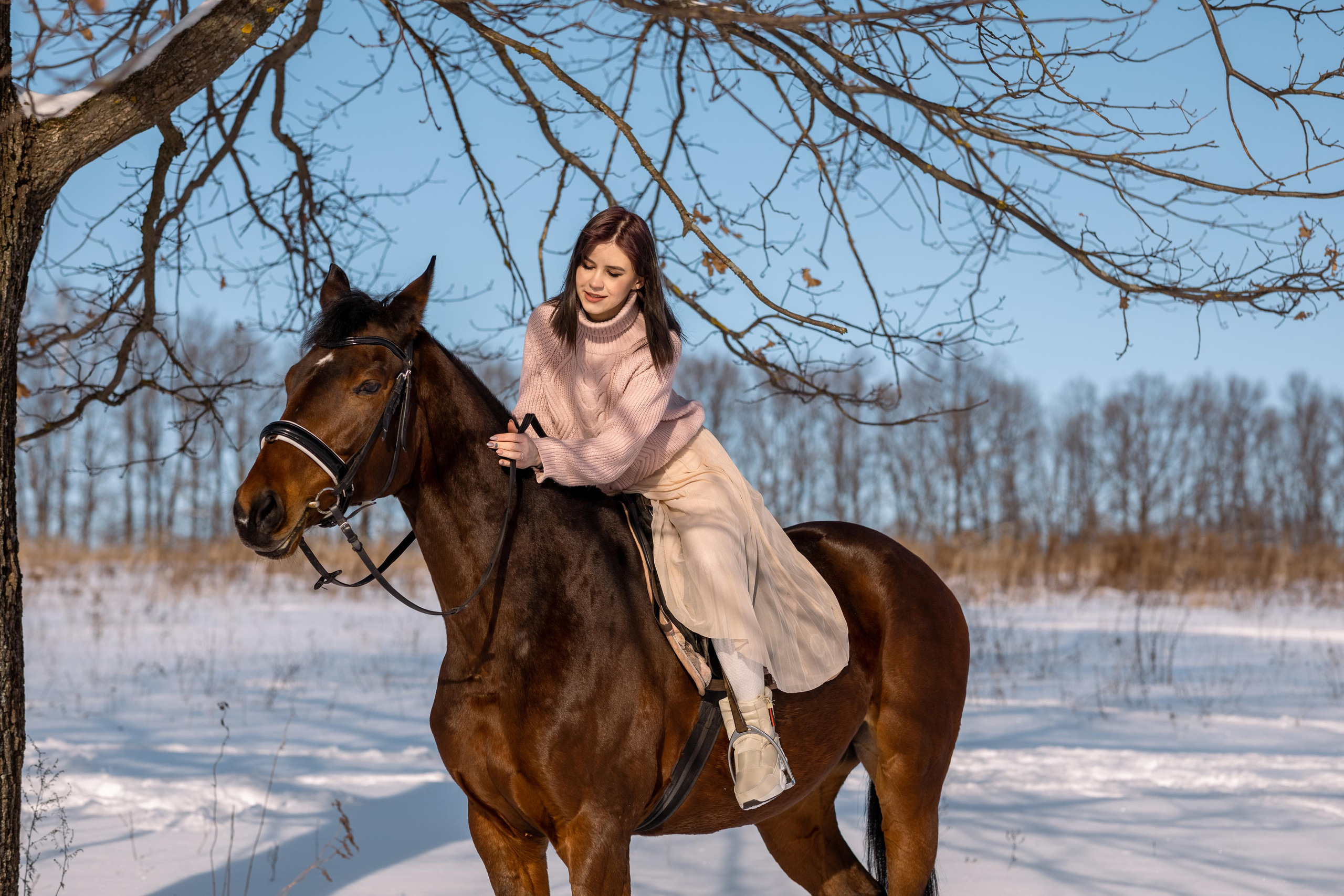 Таня и Оля с лошадью в Прилепах. Женский семейный фотограф Тула Москва Захарова Анна
