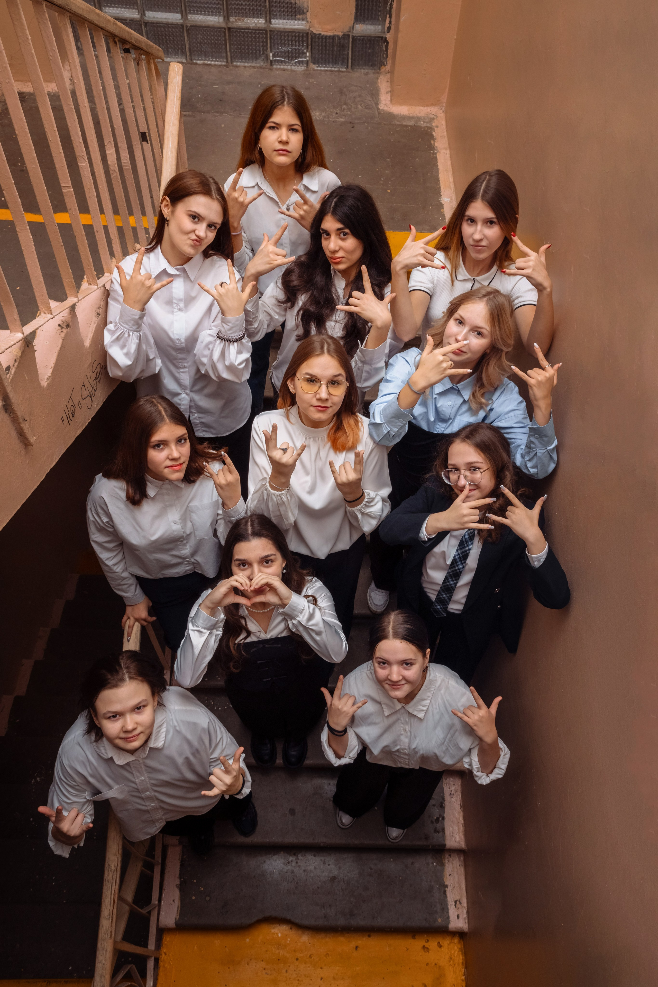 Старшая школа. Выпускные школьные фотоальбомы для школ и детских садов в Волгограде и Волжском