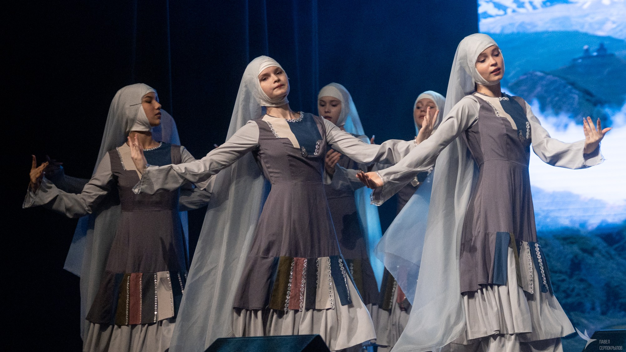 Юбилейный концерт студии эстрадного танца «Изумрудный город». Репортажный фотограф в Казани Павел Серпокрылов