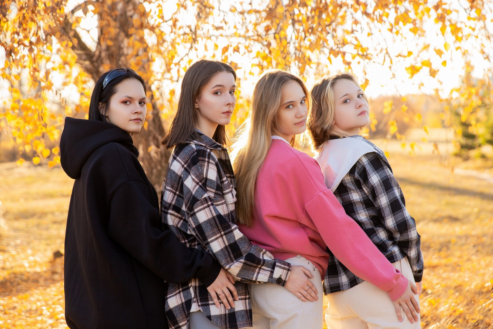 Идеи для школьной фотосессии осенью: 9 и 11 класс. СИГМА | Студия выпускных альбомов Красноярск