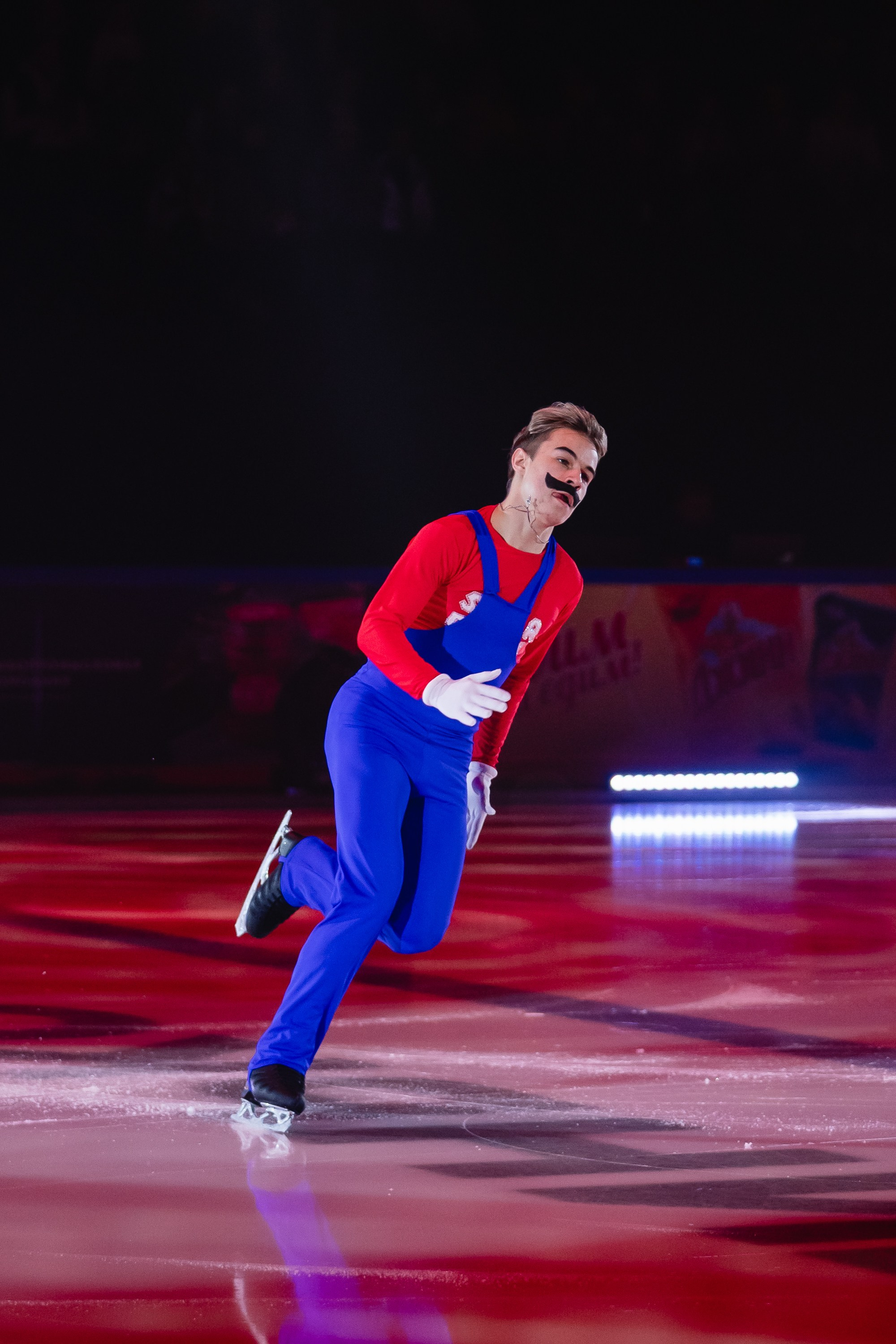 Шоу «Чемпионы на льду» в Новосибирске. Воробьева Ксения — Спортивный и танцевальный фотограф Новосибирск