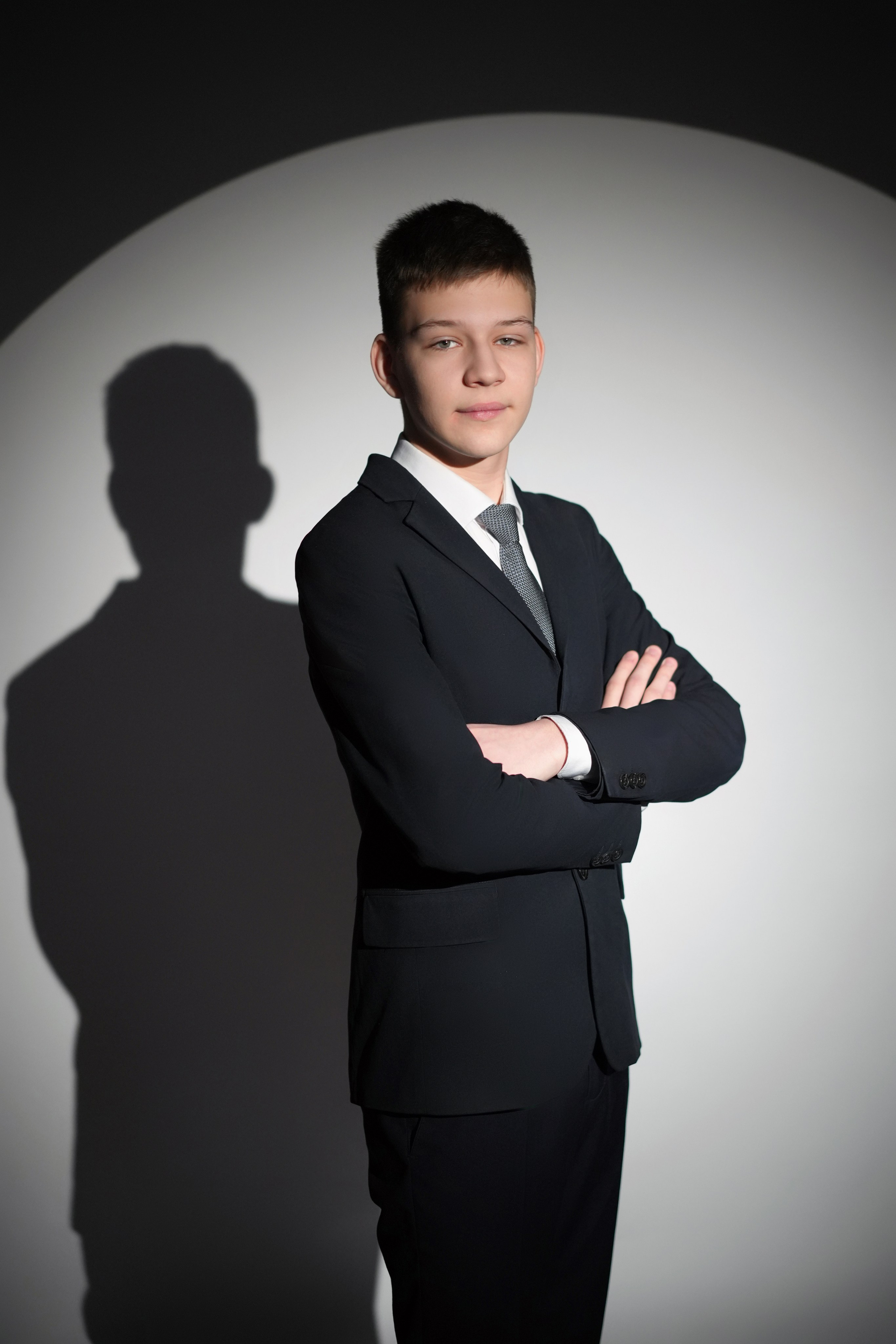 Стиль портрета в студии. GOTRA — выпускные альбомы в Тюмени