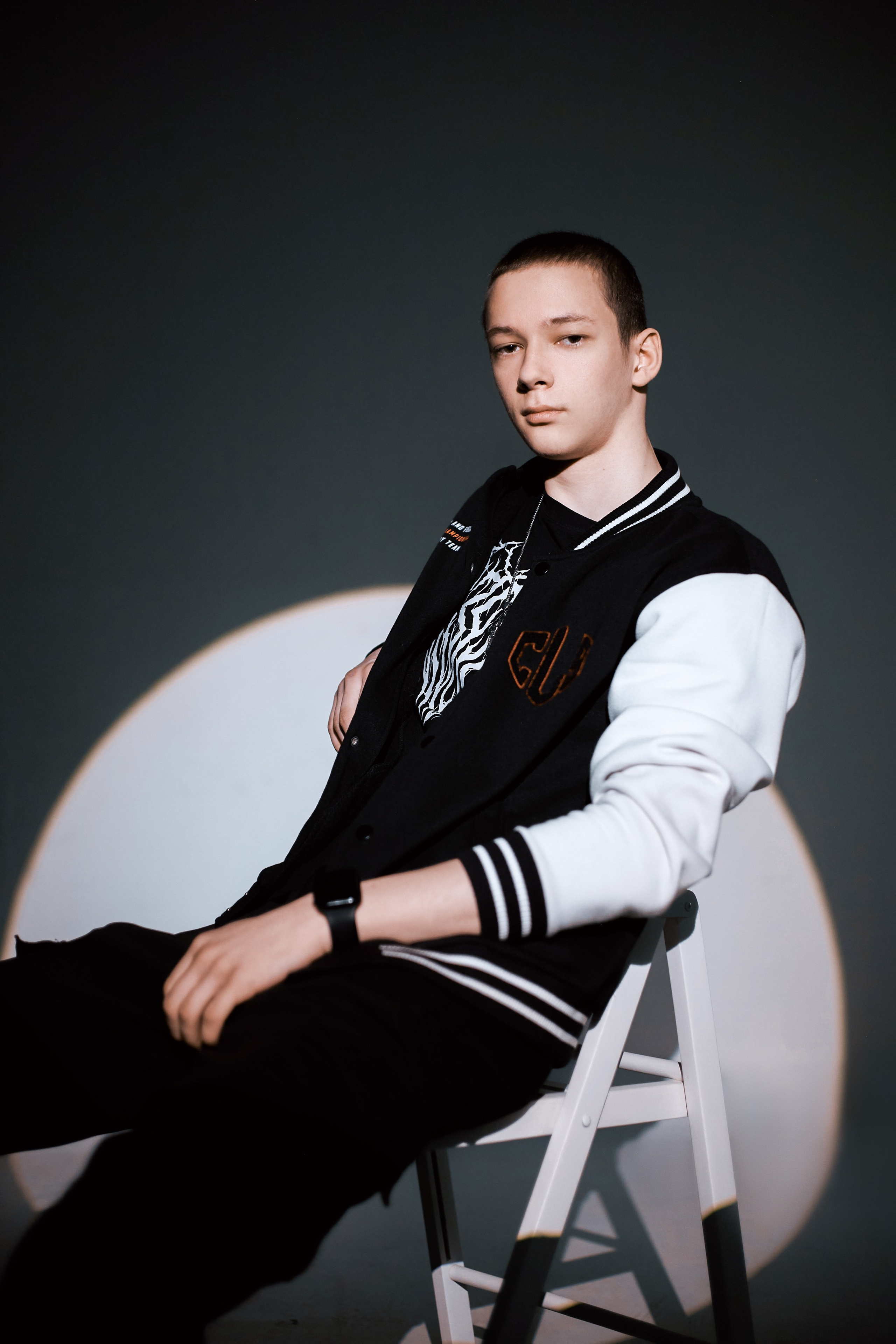 Команда фотостудии Fotobook. Выпускные альбомы в Тюмени для школ, садов, вузов спортивных секций