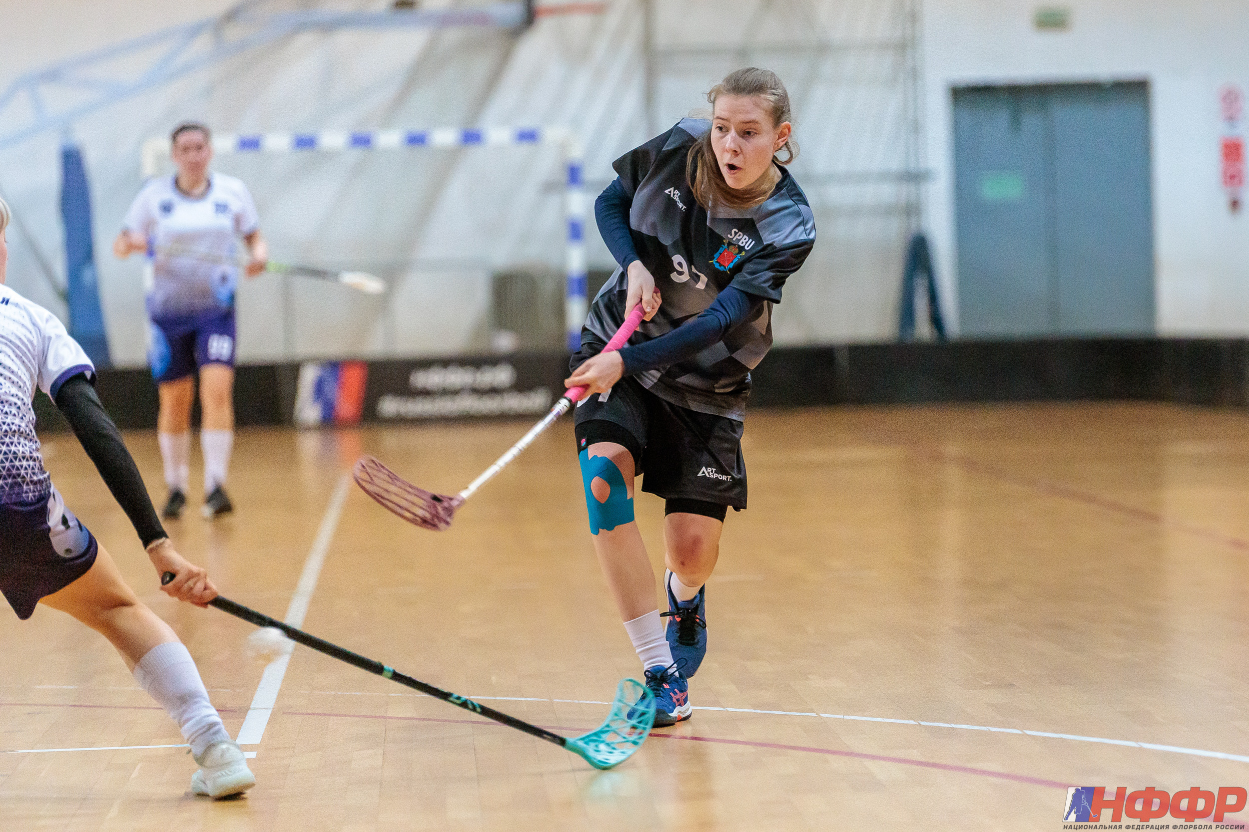 Флорбол. Чемпионат России (Высшая Лига, женщины) и Первенство России (девушки). Спортивный репортаж