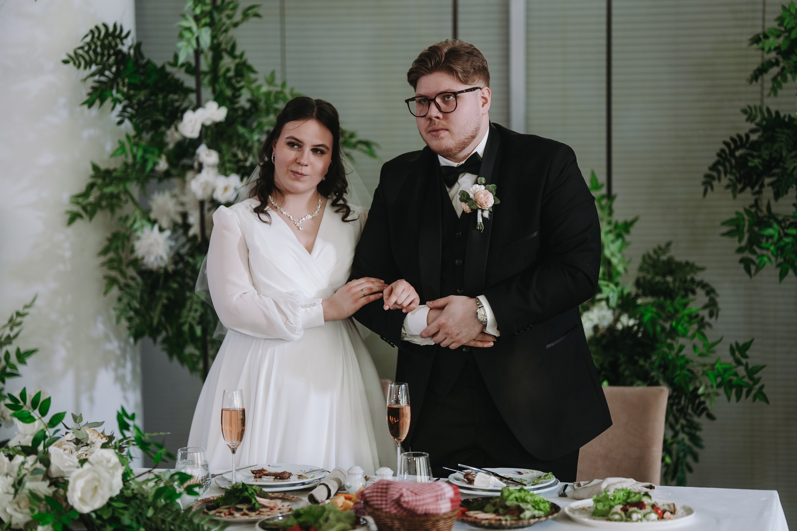 РЕСТОРАН ТАРАТАУ, ВЕДУЩИЙ АЗАТ ГАЙСИН И АРТУР ИЛЬЯСОВ УФА