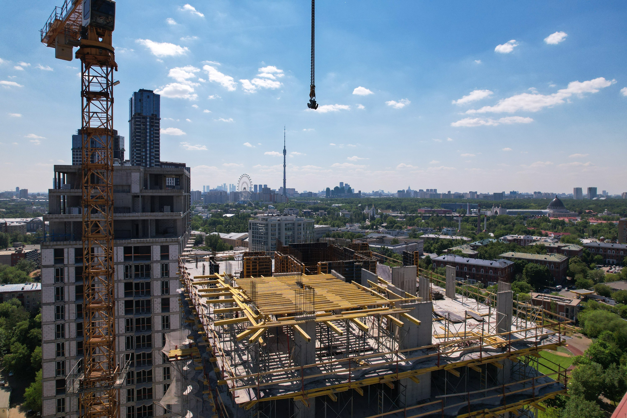 Архитектура и недвижимость. Ход строительства. Съемка с дрона. Профессиональное решение для частных лиц и бизнеса