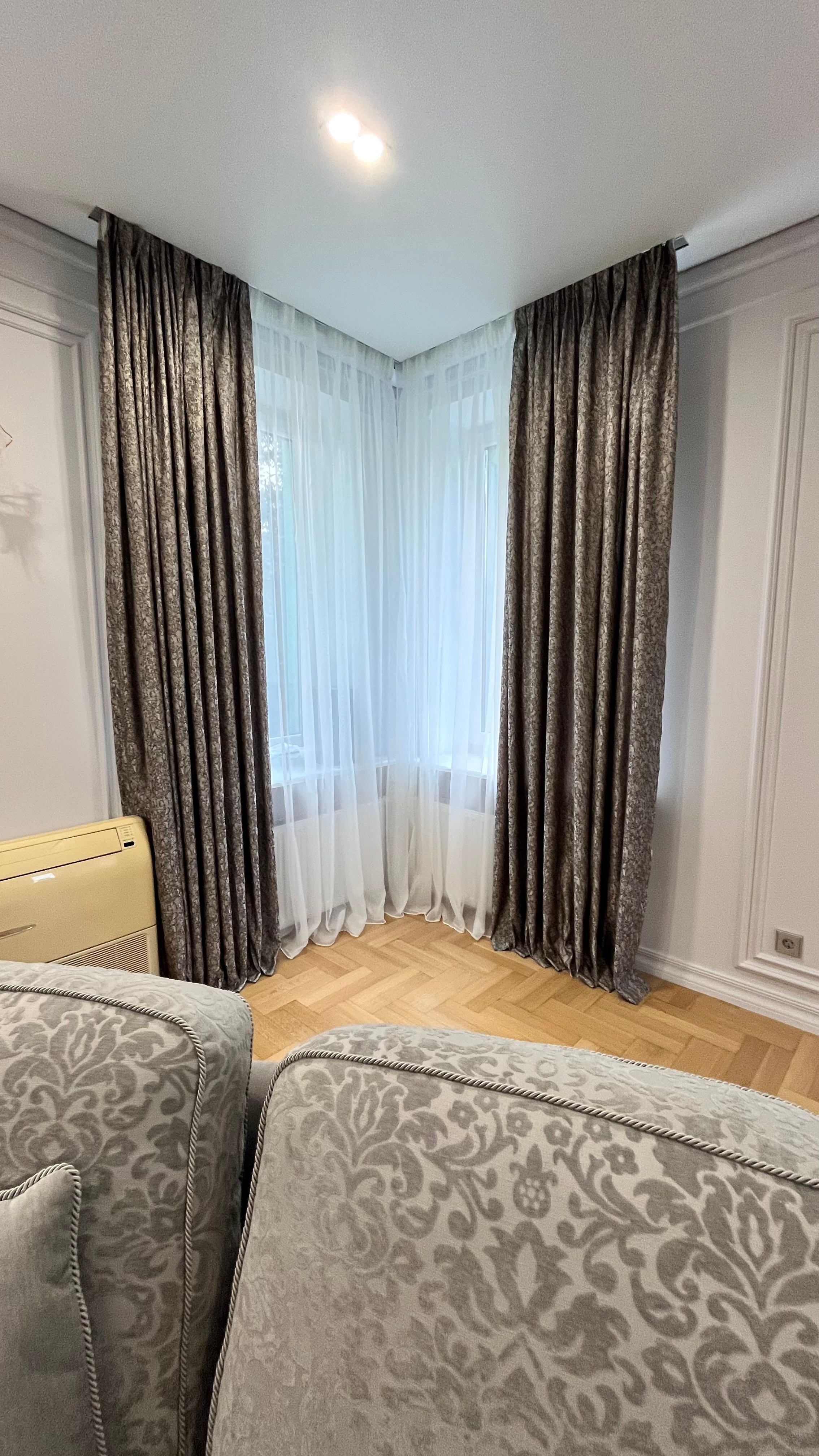 Шторы в гостиную. Салон по пошиву штор на заказ по индивидуальным размерам