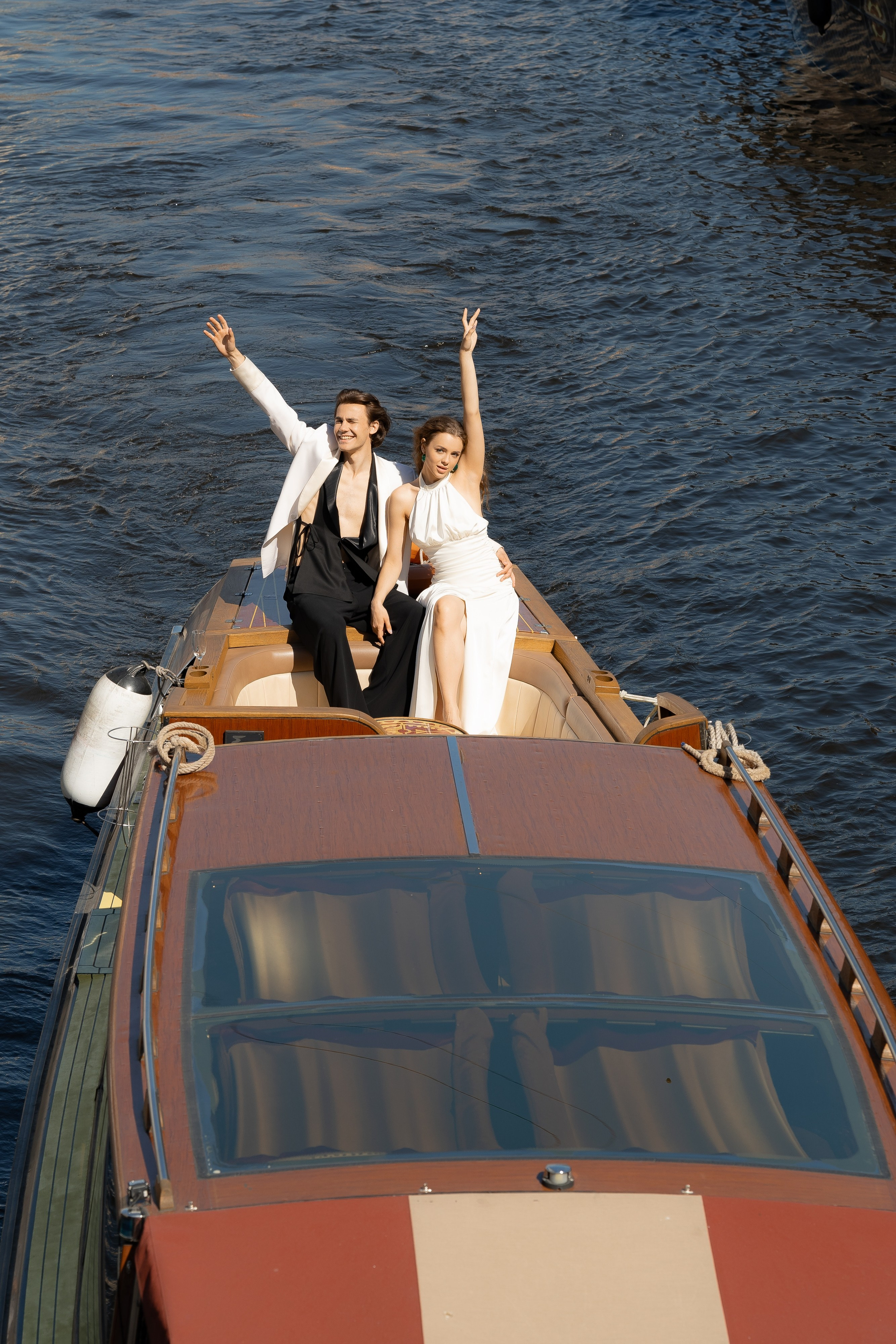 Свадебная прогулка на катере
