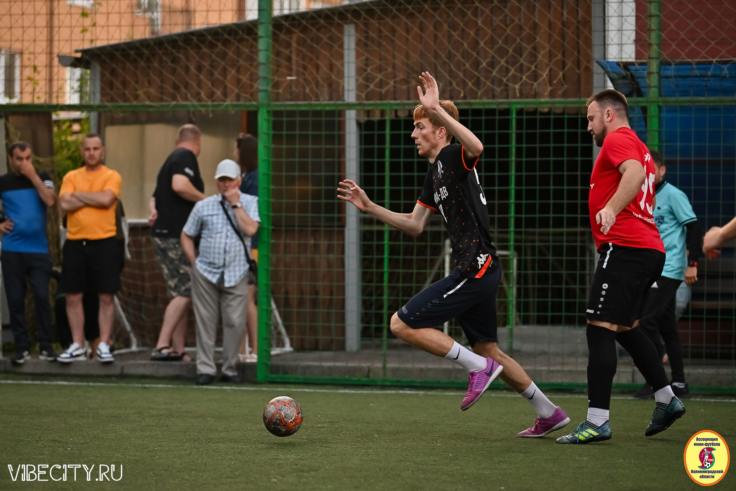 ИГРЫ МИНИ-ФУТБОЛЬНОЙ И КОРПОРАТИВНОЙ ЛИГИ. VIBECITY.RU Вайб Сити Ру Фоторепортажи Фотоотчеты Калининград