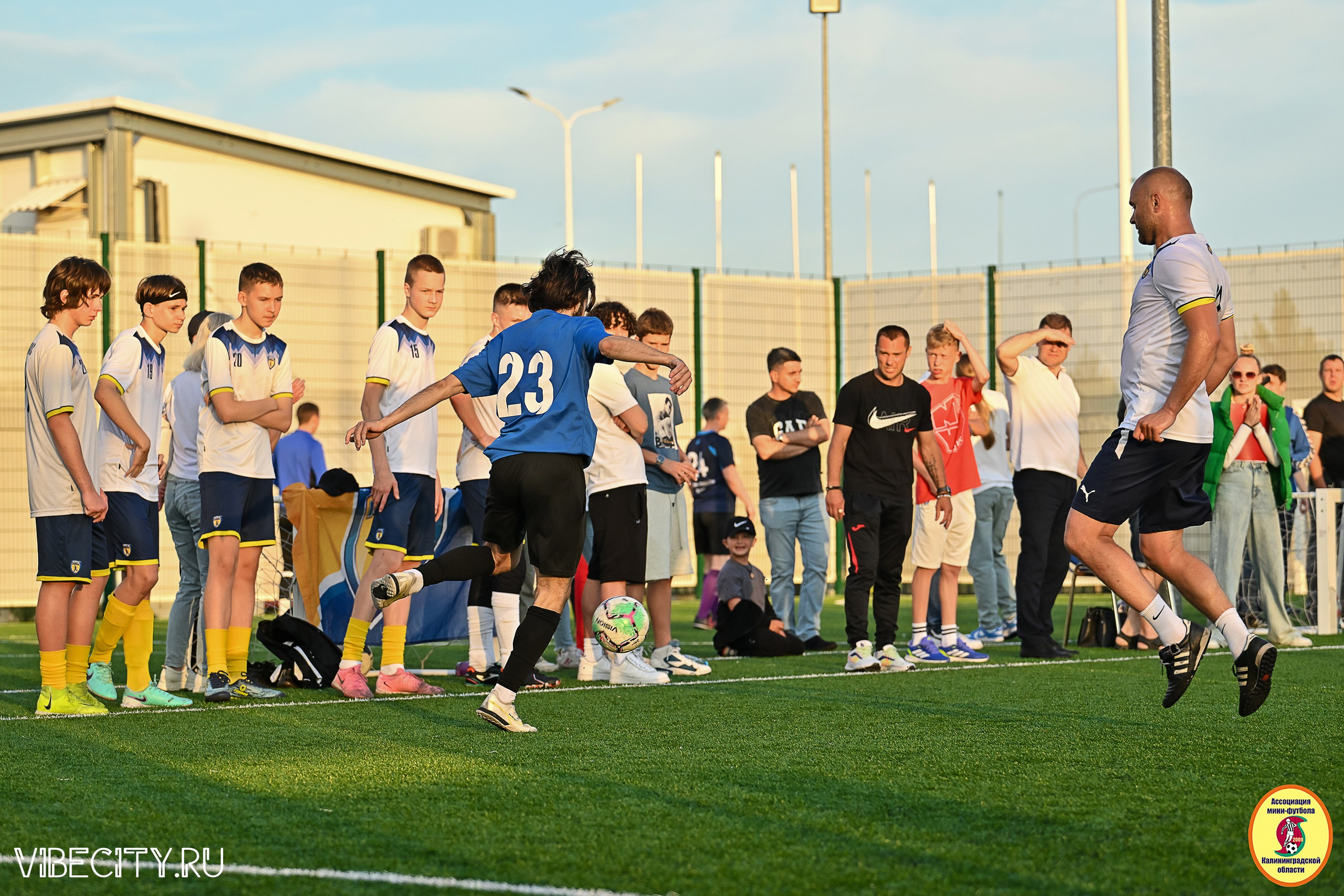 ИГРЫ МИНИ-ФУТБОЛЬНОЙ И КОРПОРАТИВНОЙ ЛИГИ. VIBECITY.RU Вайб Сити Ру Фоторепортажи Фотоотчеты Калининград